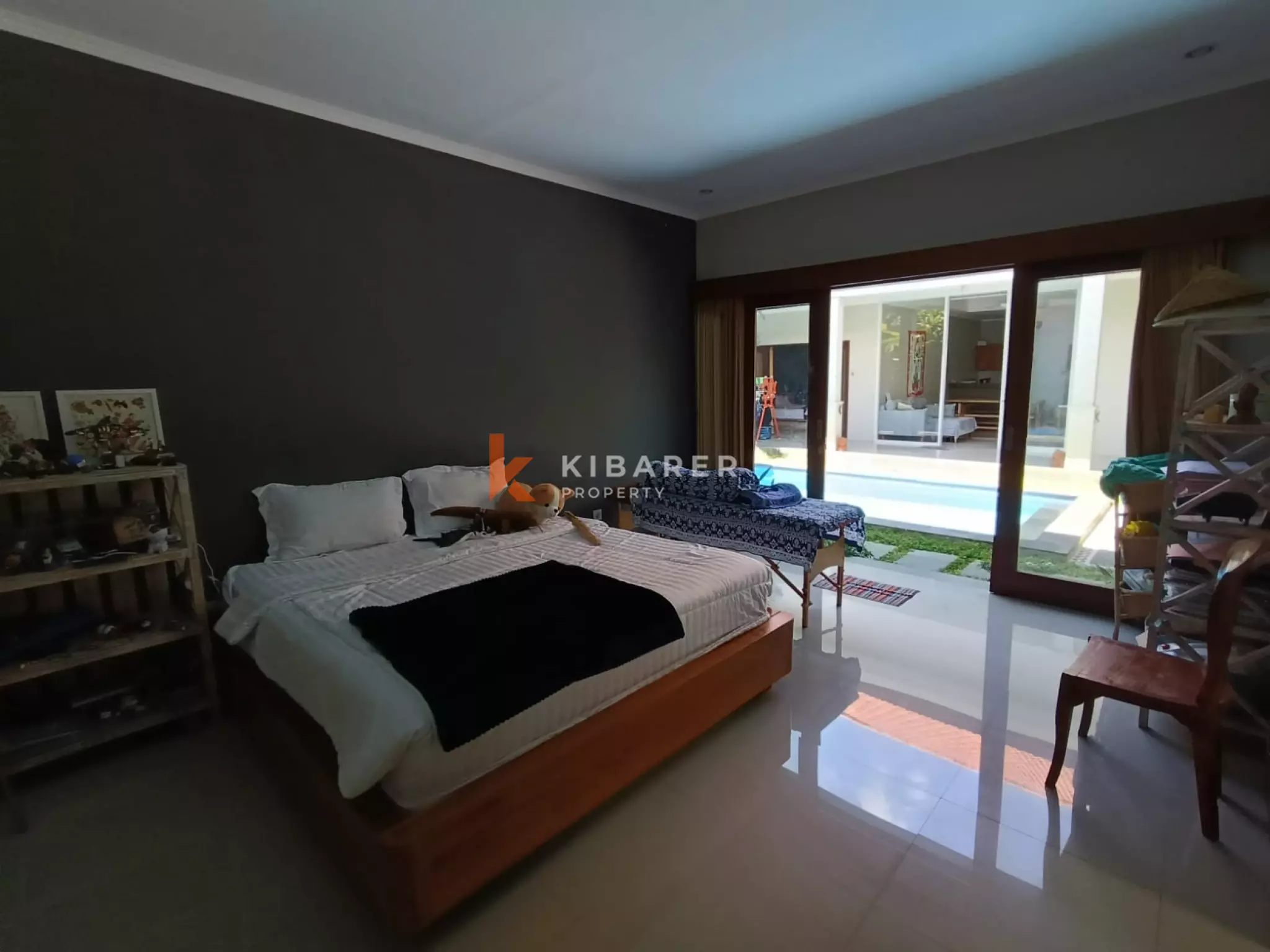 Charming Three-Bedroom Closed Living Room Villa in Kerobokan — image 11