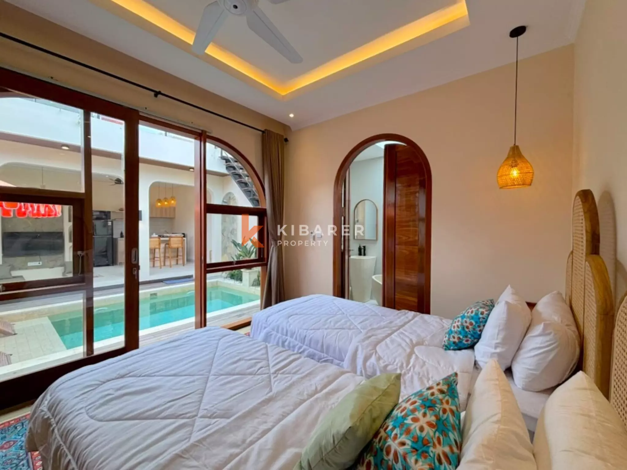 Elegant Three Bedroom Rooftop Pool Villa Near Bali's Best Beaches in Ungasan — image 13