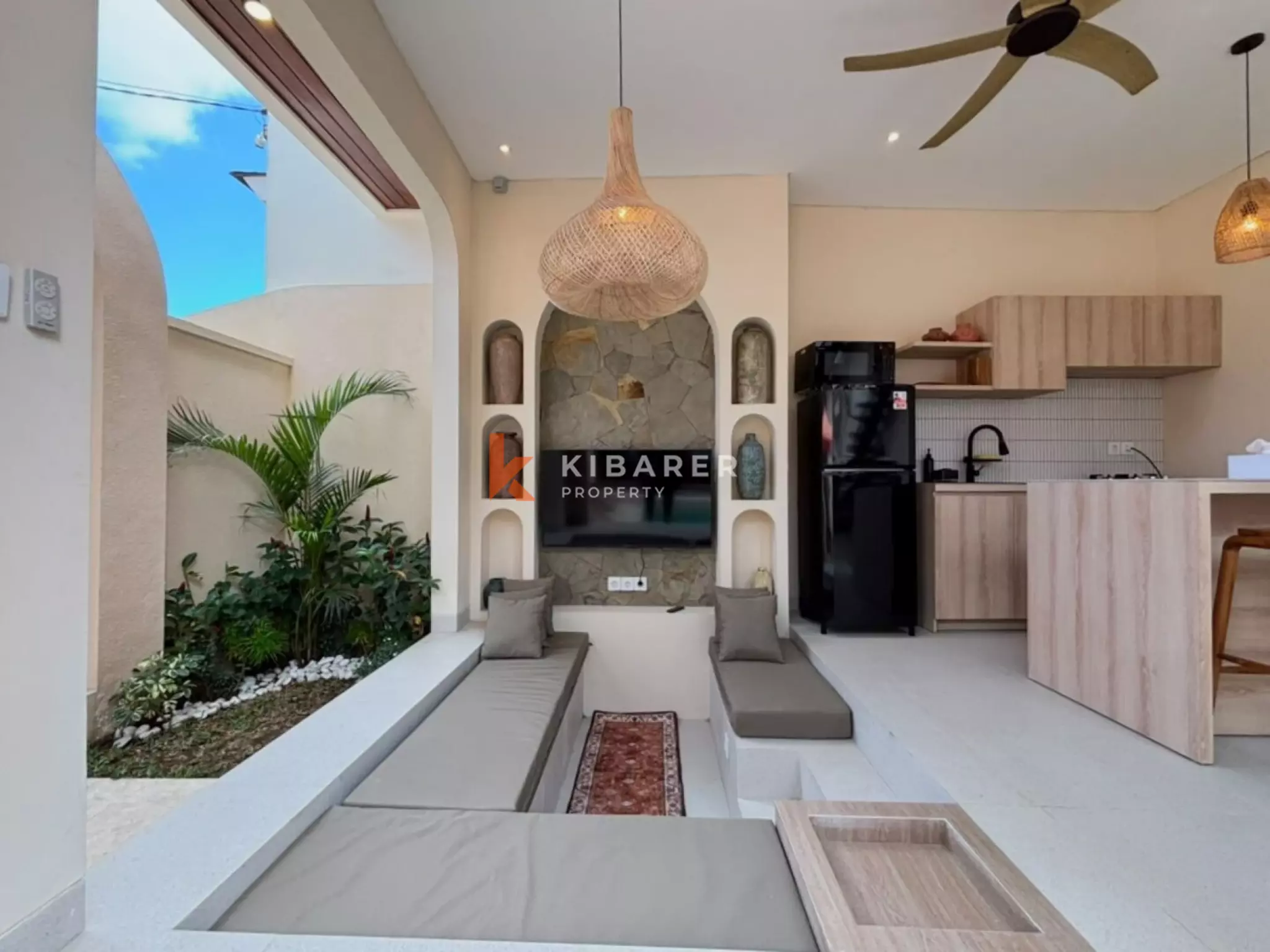 Elegant Three Bedroom Rooftop Pool Villa Near Bali's Best Beaches in Ungasan — image 4