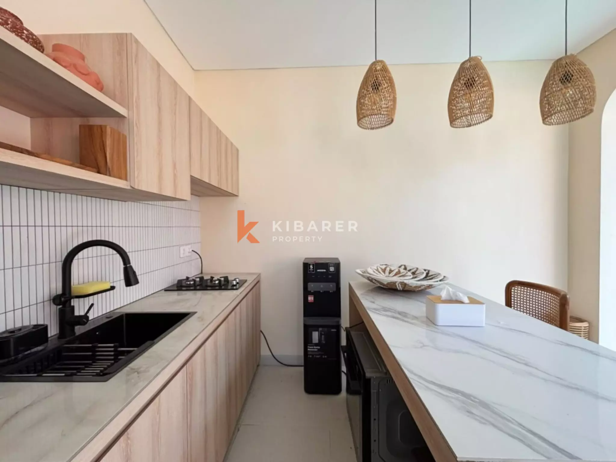 Elegant Three Bedroom Rooftop Pool Villa Near Bali's Best Beaches in Ungasan — image 6