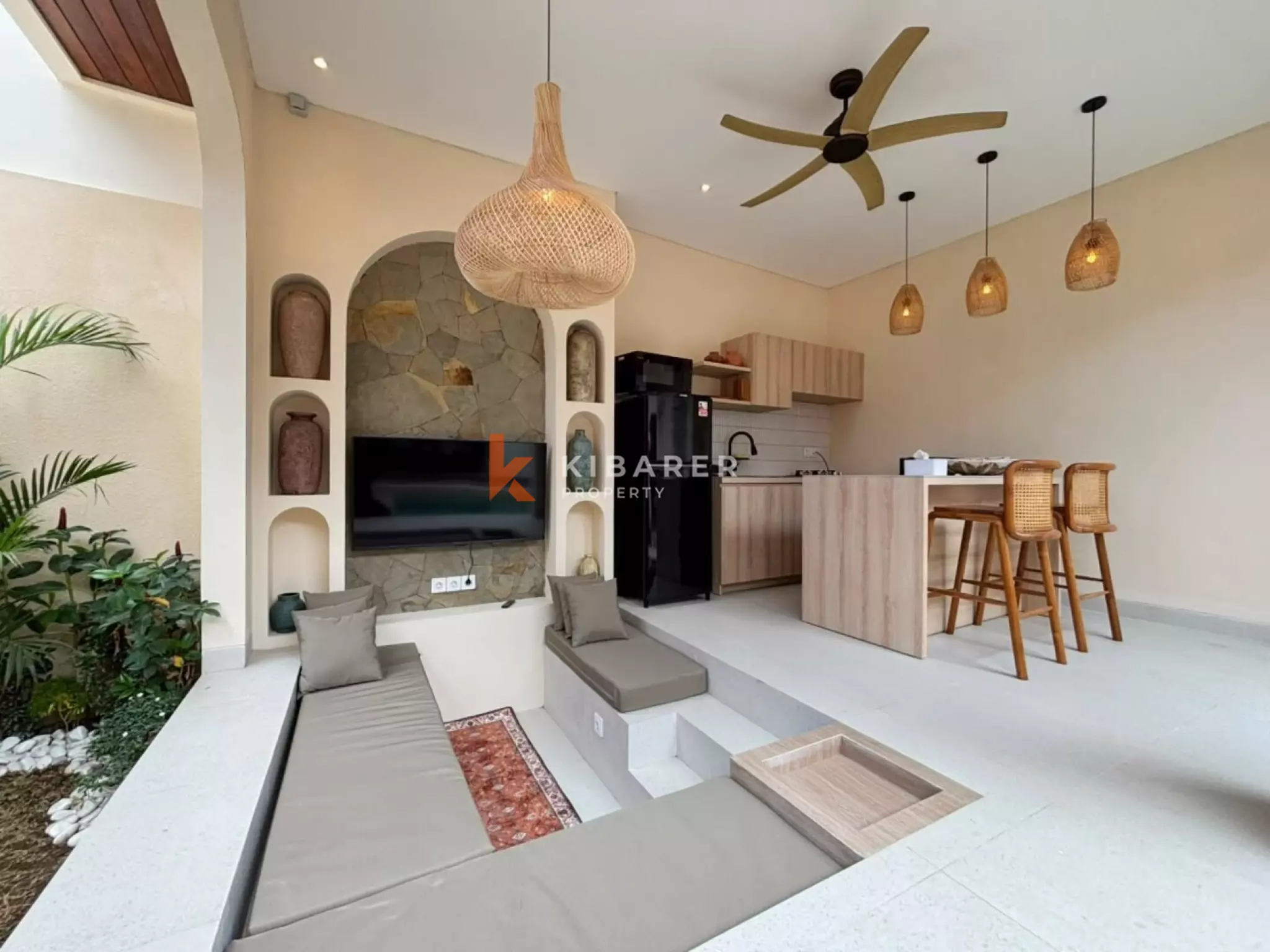 Elegant Three Bedroom Rooftop Pool Villa Near Bali's Best Beaches in Ungasan — image 3