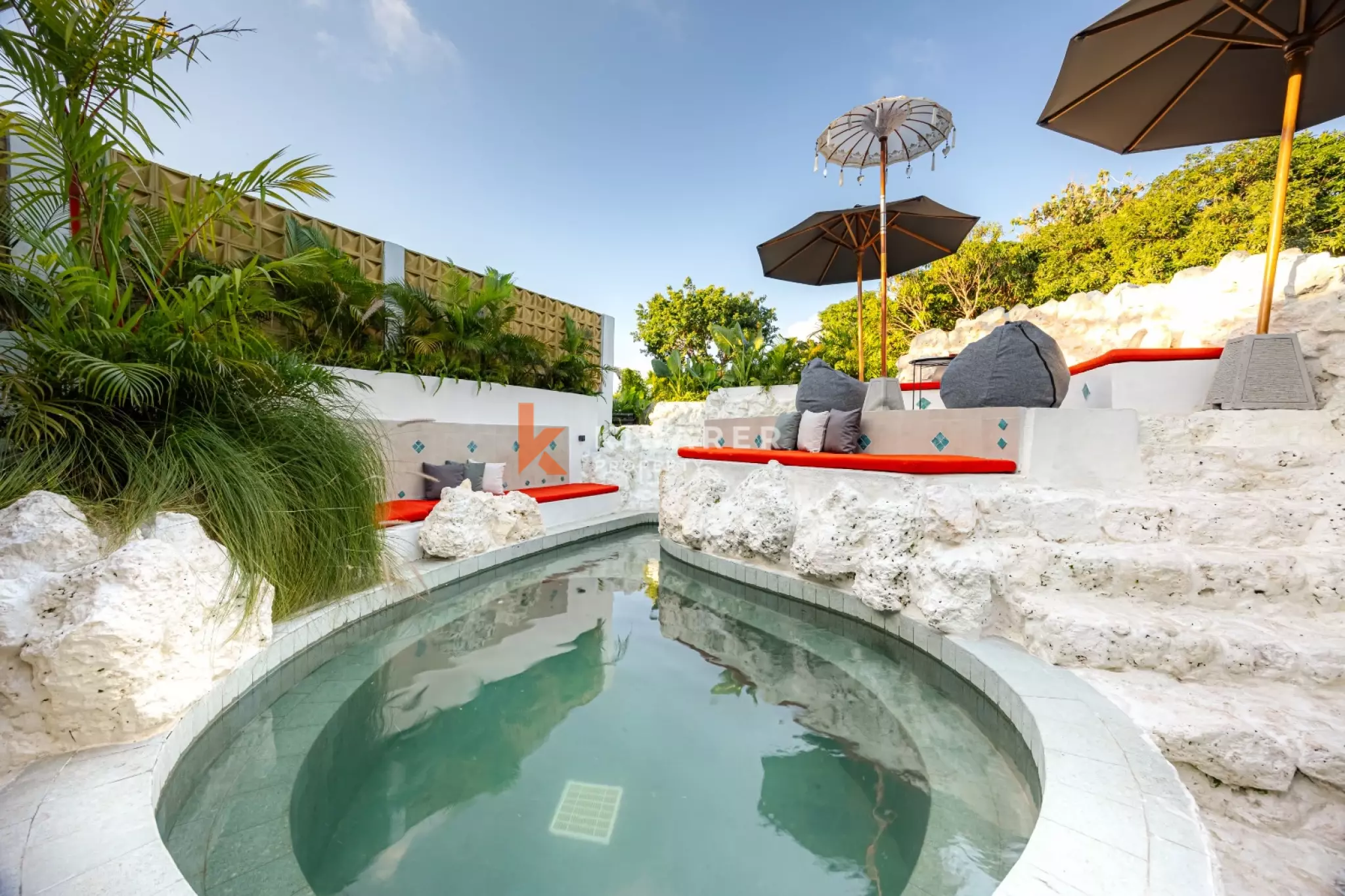 One-Bedroom Loft With One Wall Glasses Shared Pool Surrounded by Nature in Pecatu–Uluwatu — image 9