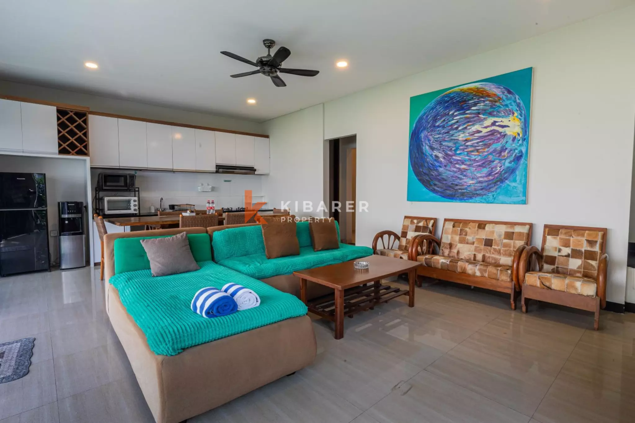 Spacious Three Bedroom Enclosed Living Villa in Jimbaran — image 2