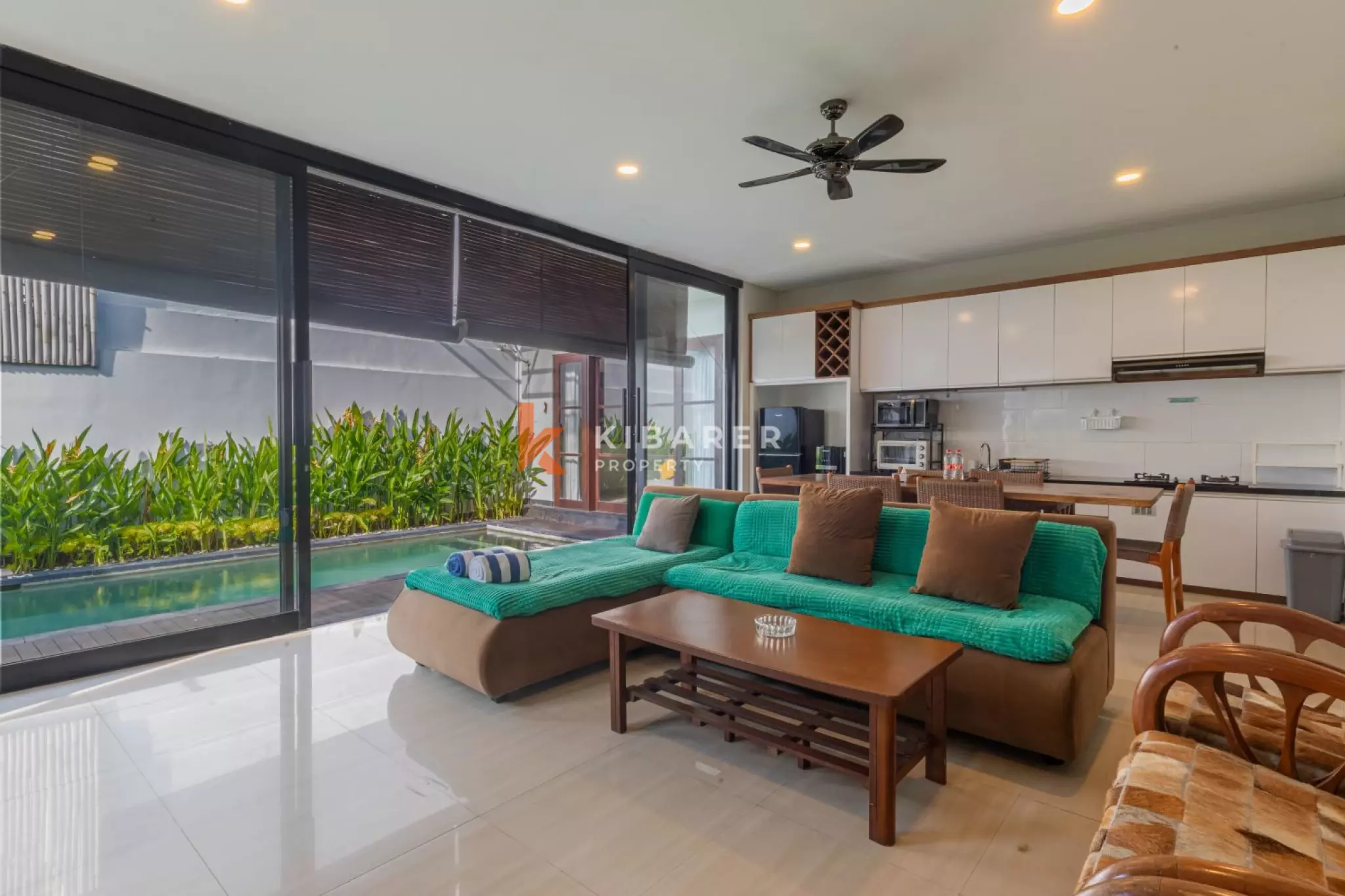 Spacious Three-Bedroom Gated Living Villa in Jimbaran — image 5