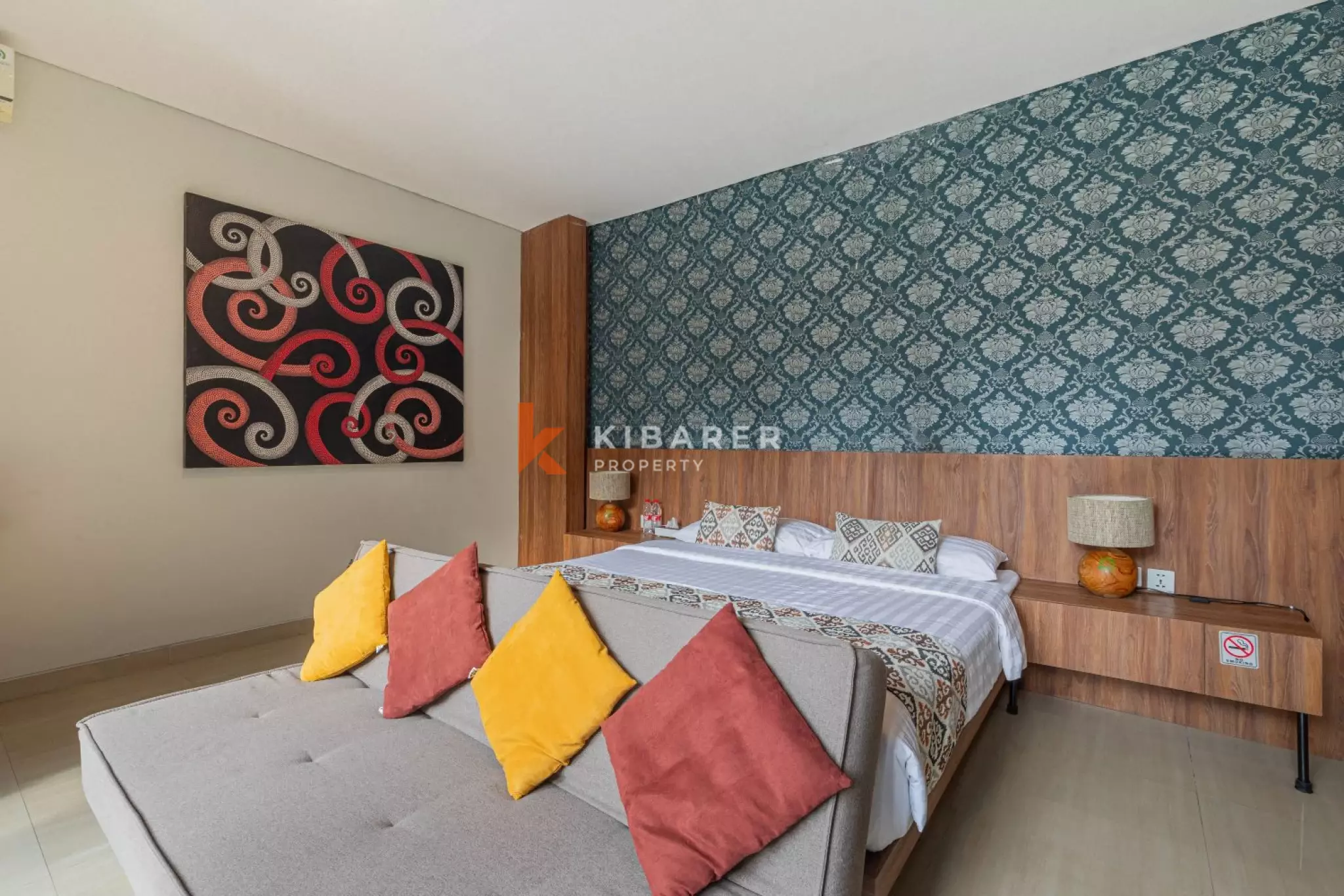 Spacious Three-Bedroom Gated Living Villa in Jimbaran — image 8