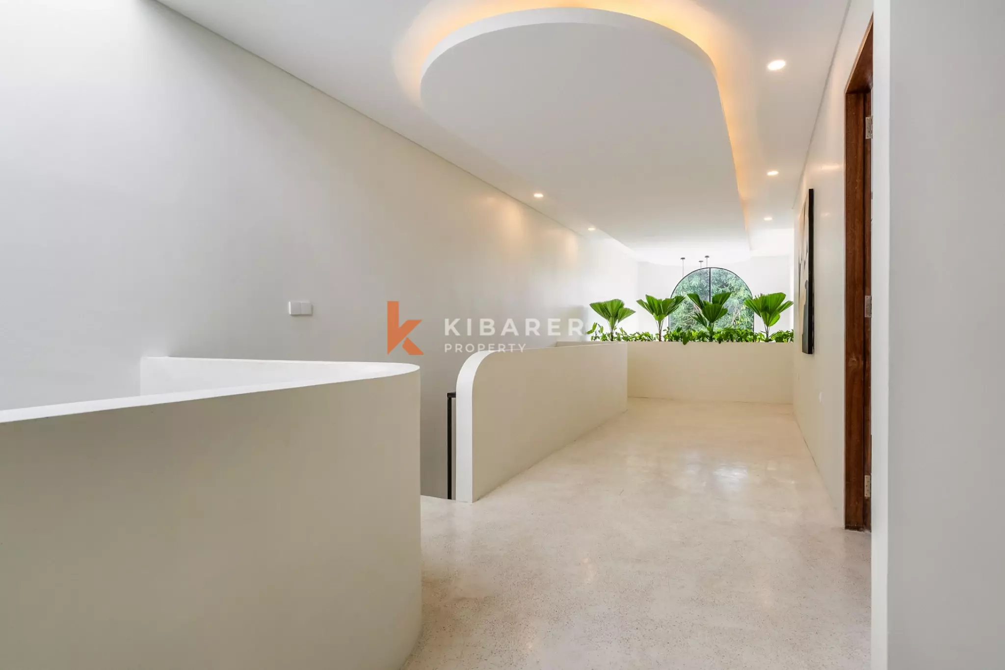 Elegant Family Four-Bedrooms Villa with Dual Kitchens in Ungasan — image 10