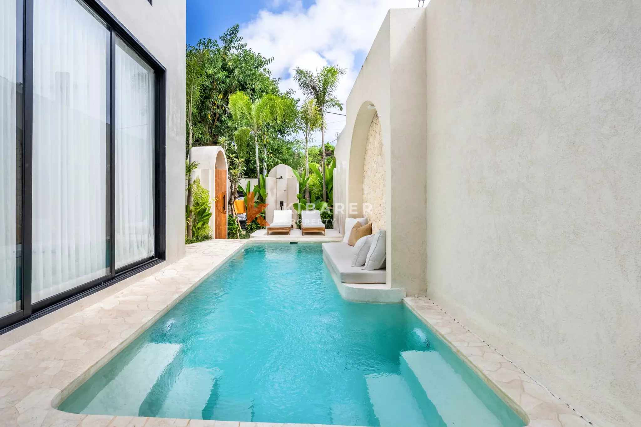 Elegant Family Four-Bedrooms Villa with Dual Kitchens in Ungasan — image 13