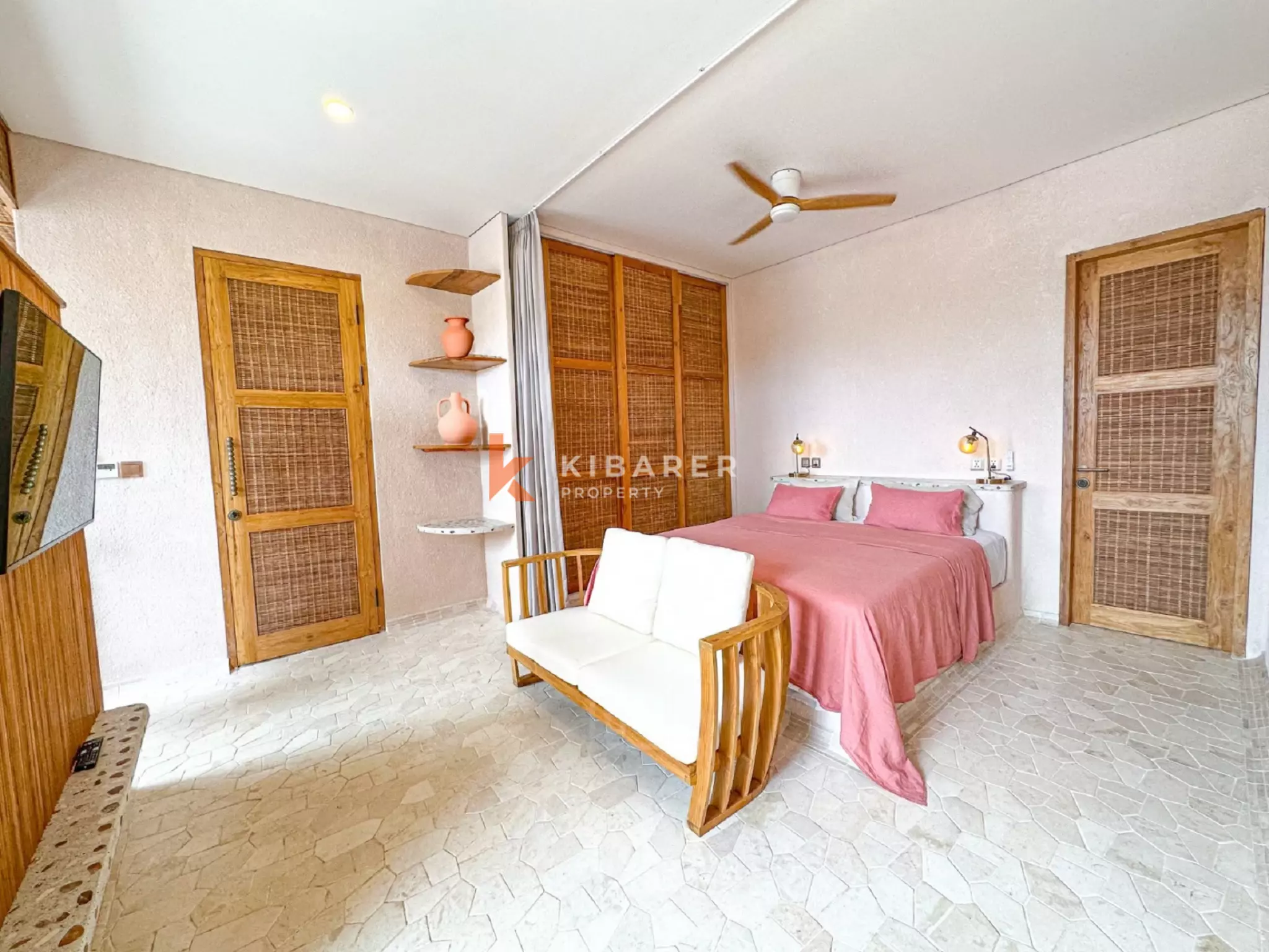 Detailed Modern Design One-Bedroom Apartment in Tumbak Bayuh