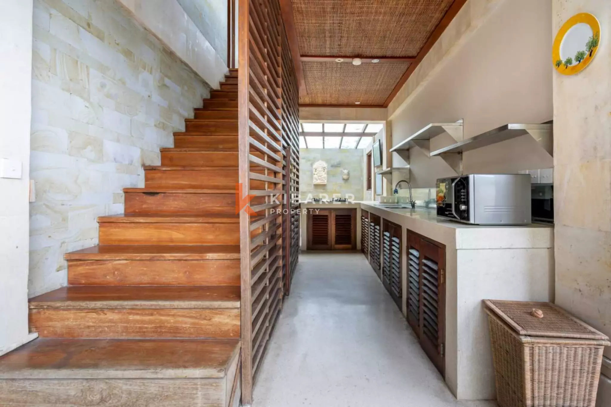 Tranquil Four Bedroom Villa with Resort-Style Living in Ungasan — image 8