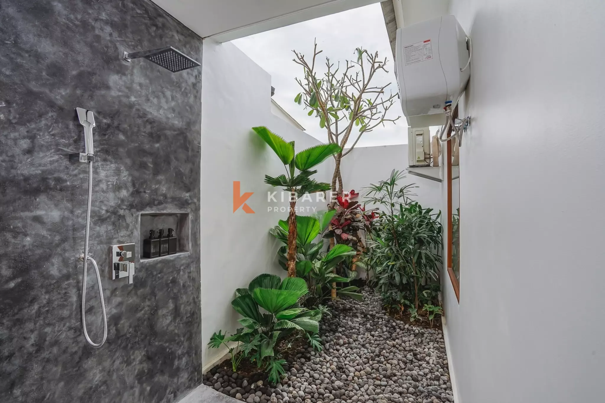 Tropical Romantic Ambiance – One-Bedroom Villa Very Close to Nyanyi Beach — image 10