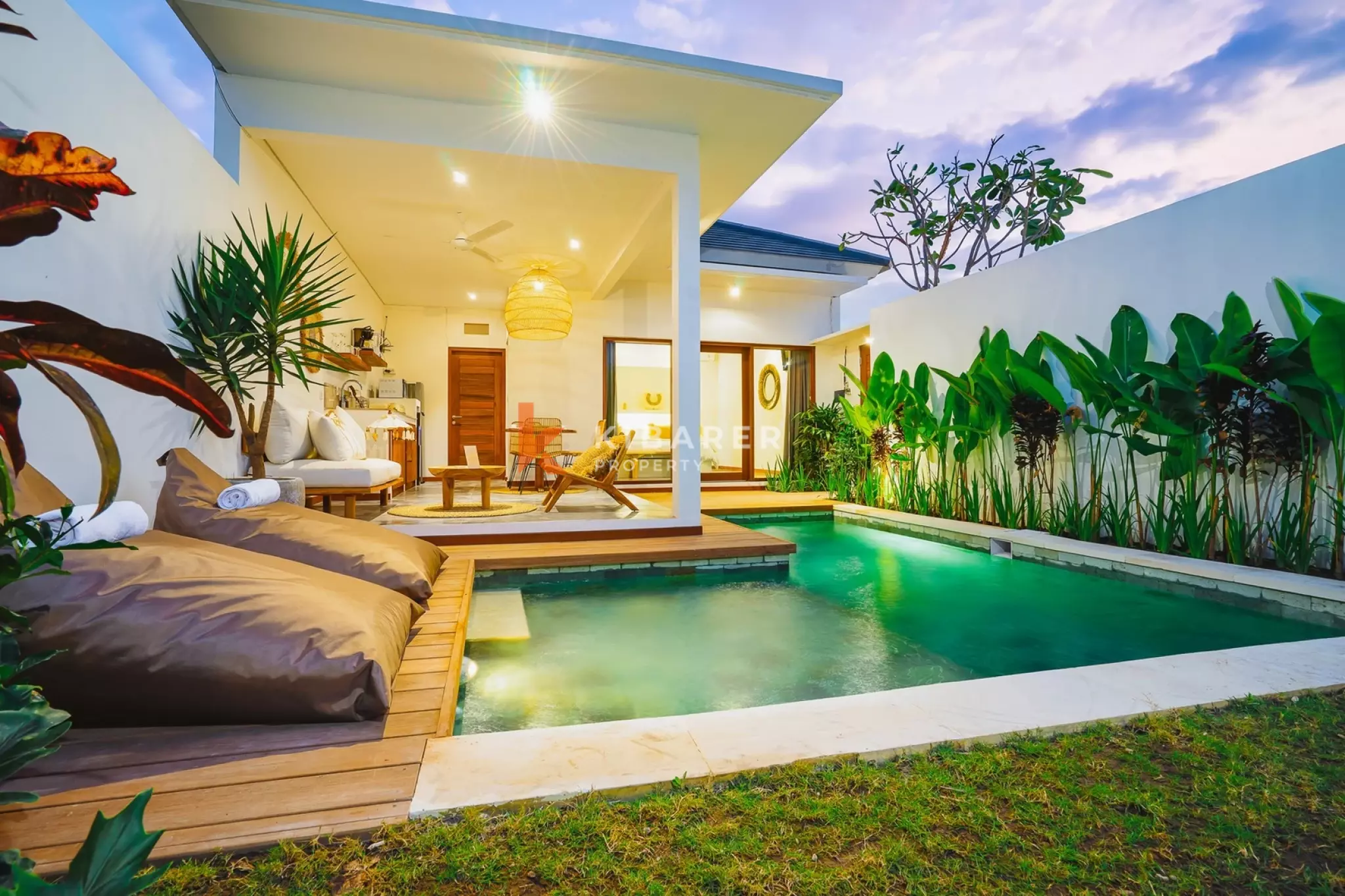 Tropical Romantic Ambiance – One-Bedroom Villa Very Close to Nyanyi Beach