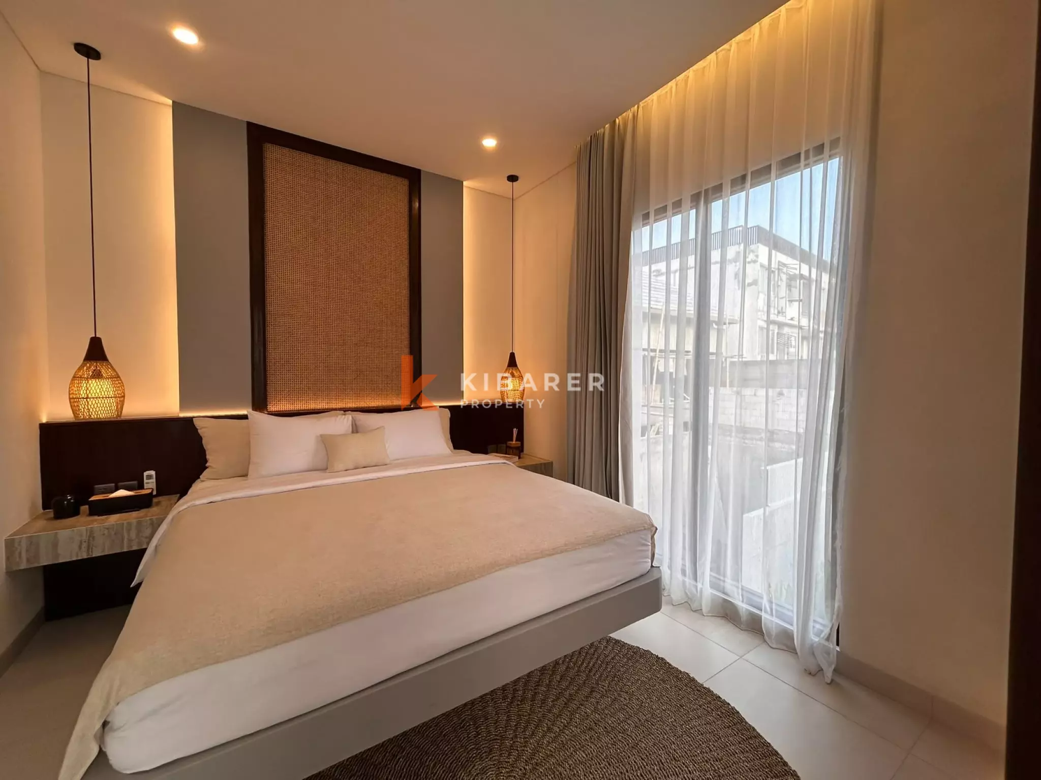 Elegant Contemporary Three-Bedroom Villa with Private Pool in Kerobokan — image 18