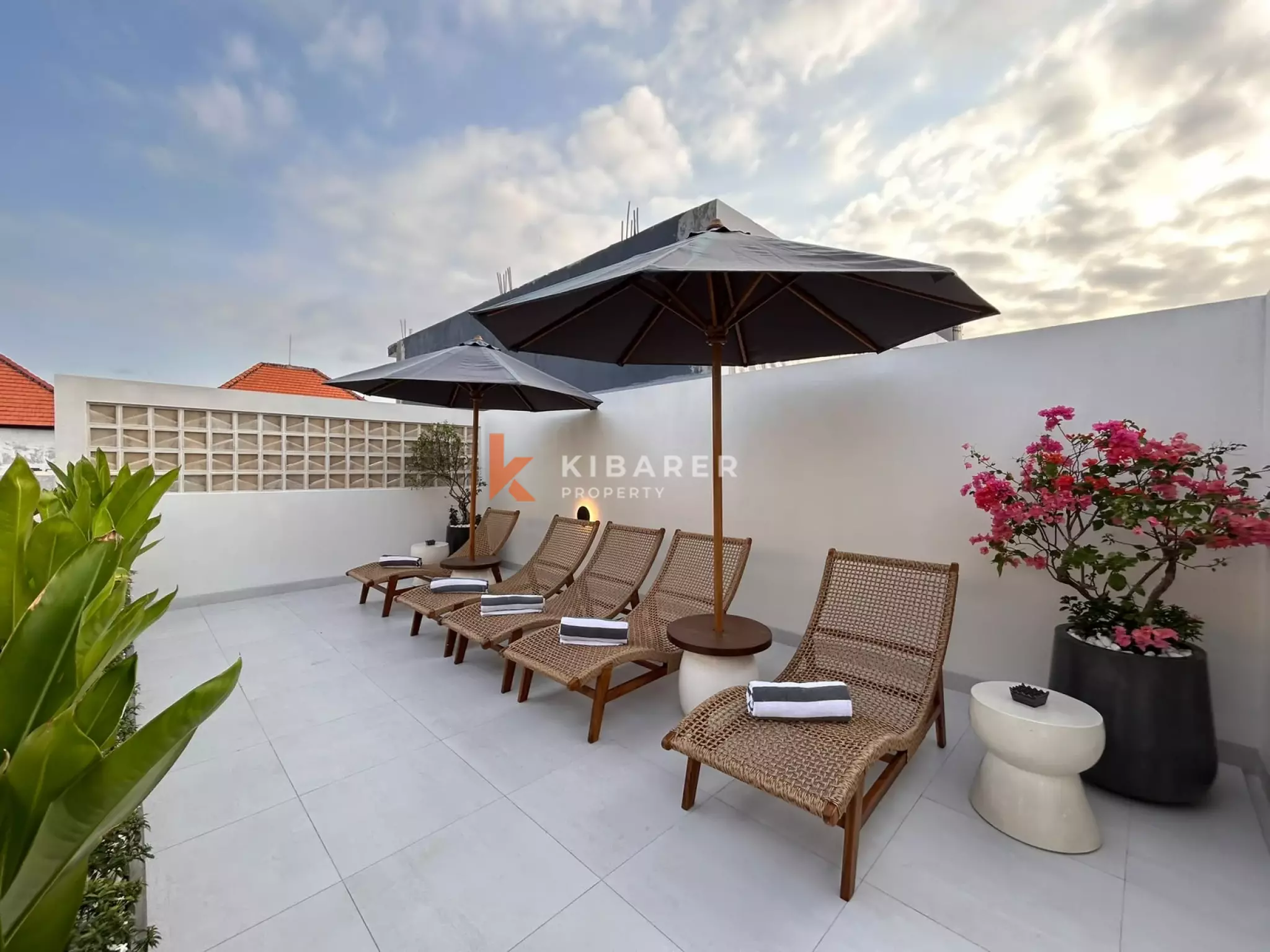 Elegant Contemporary Three-Bedroom Villa with Private Pool in Kerobokan — image 5