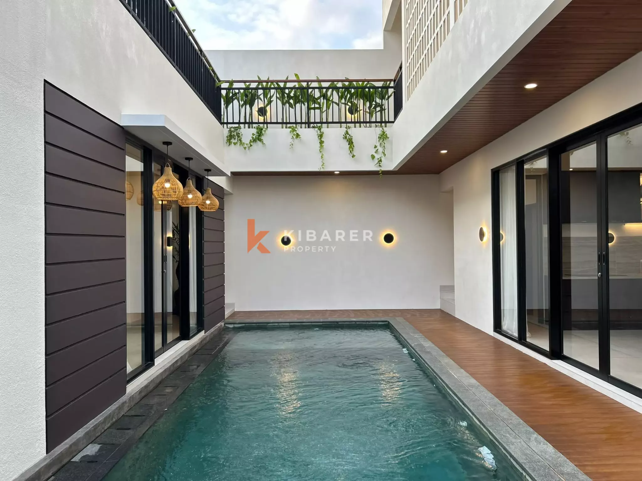 Elegant Contemporary Three-Bedroom Villa with Private Pool in Kerobokan — image 3