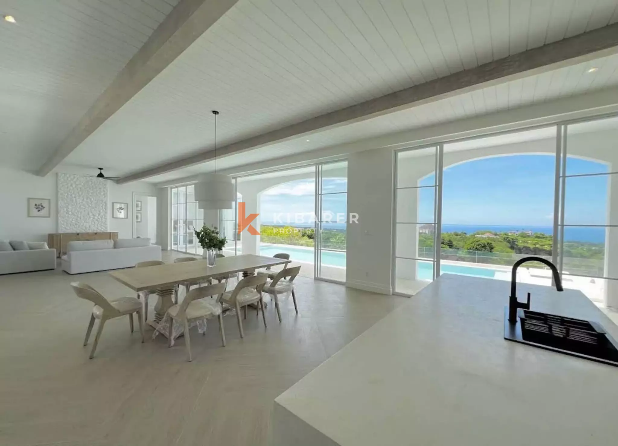 Modern Four-Bedroom Villa with Panoramic Sea Views & Rooftop in Ungasan — image 4