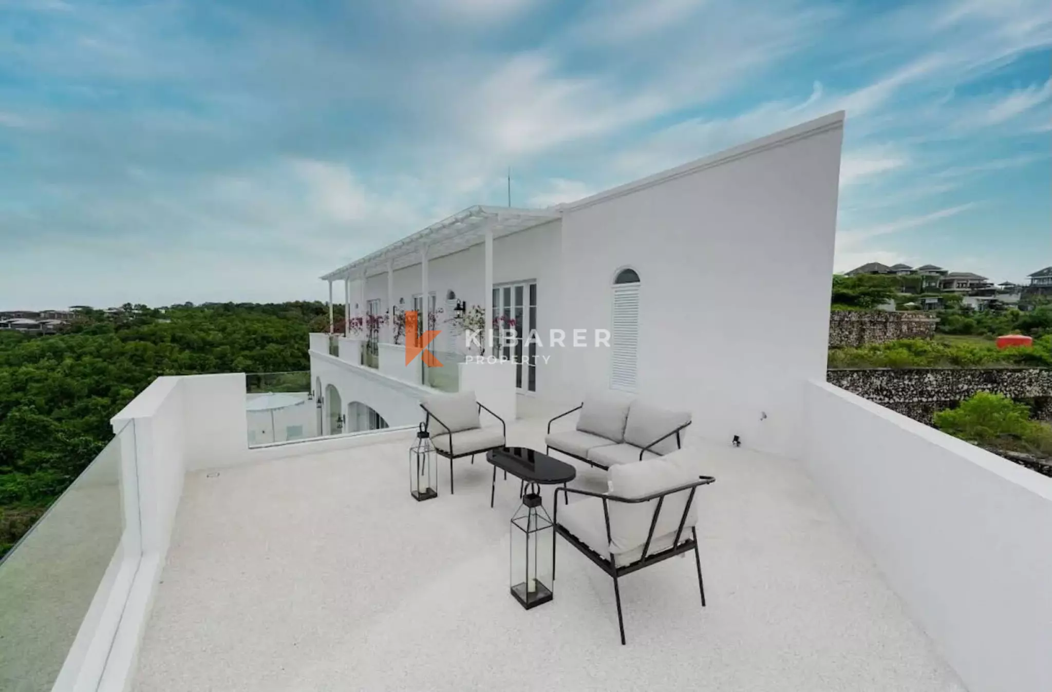 Modern Four-Bedroom Villa with Panoramic Sea Views & Rooftop in Ungasan — image 11