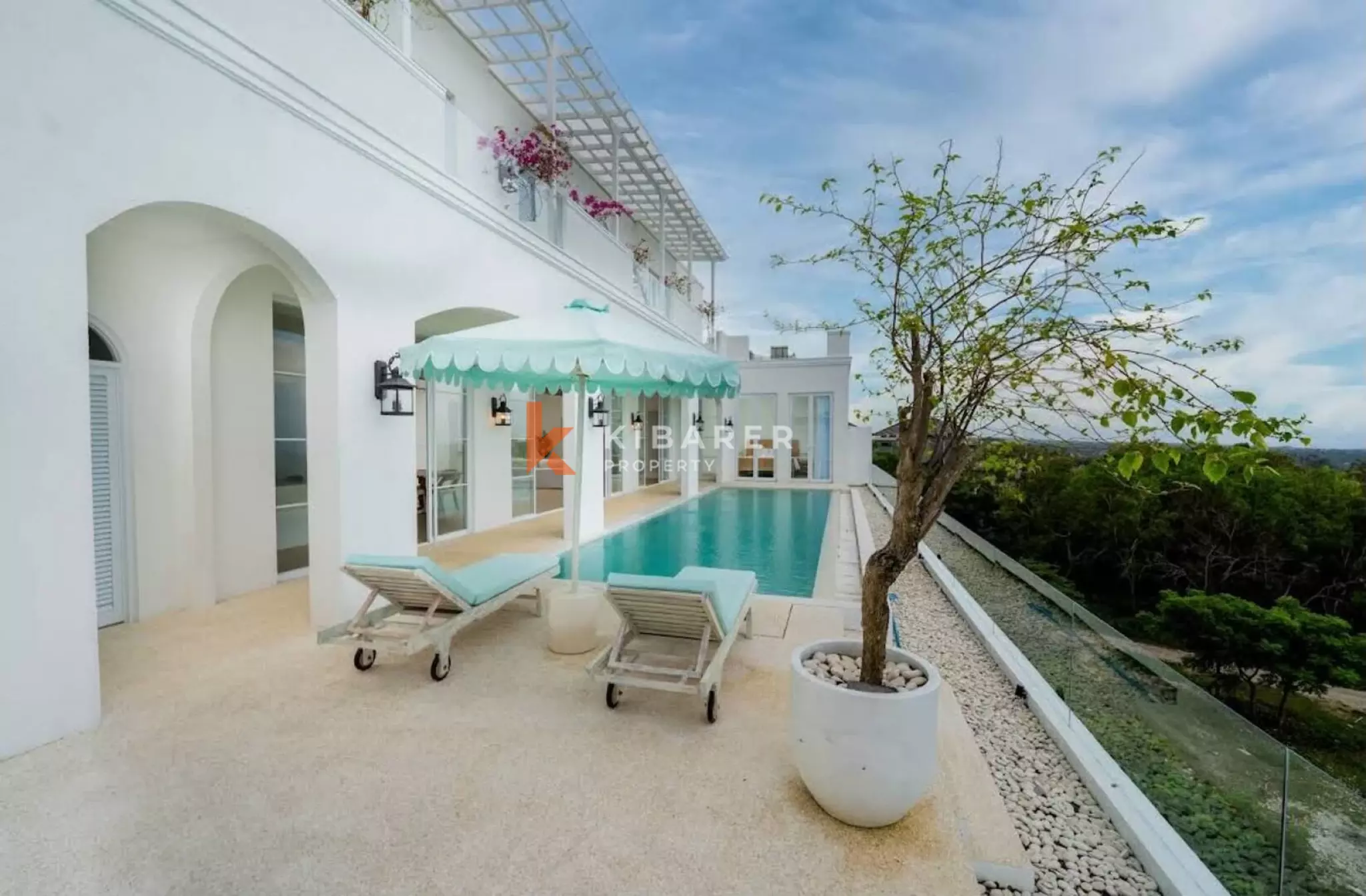Modern Four-Bedroom Villa with Panoramic Sea Views & Rooftop in Ungasan — image 1