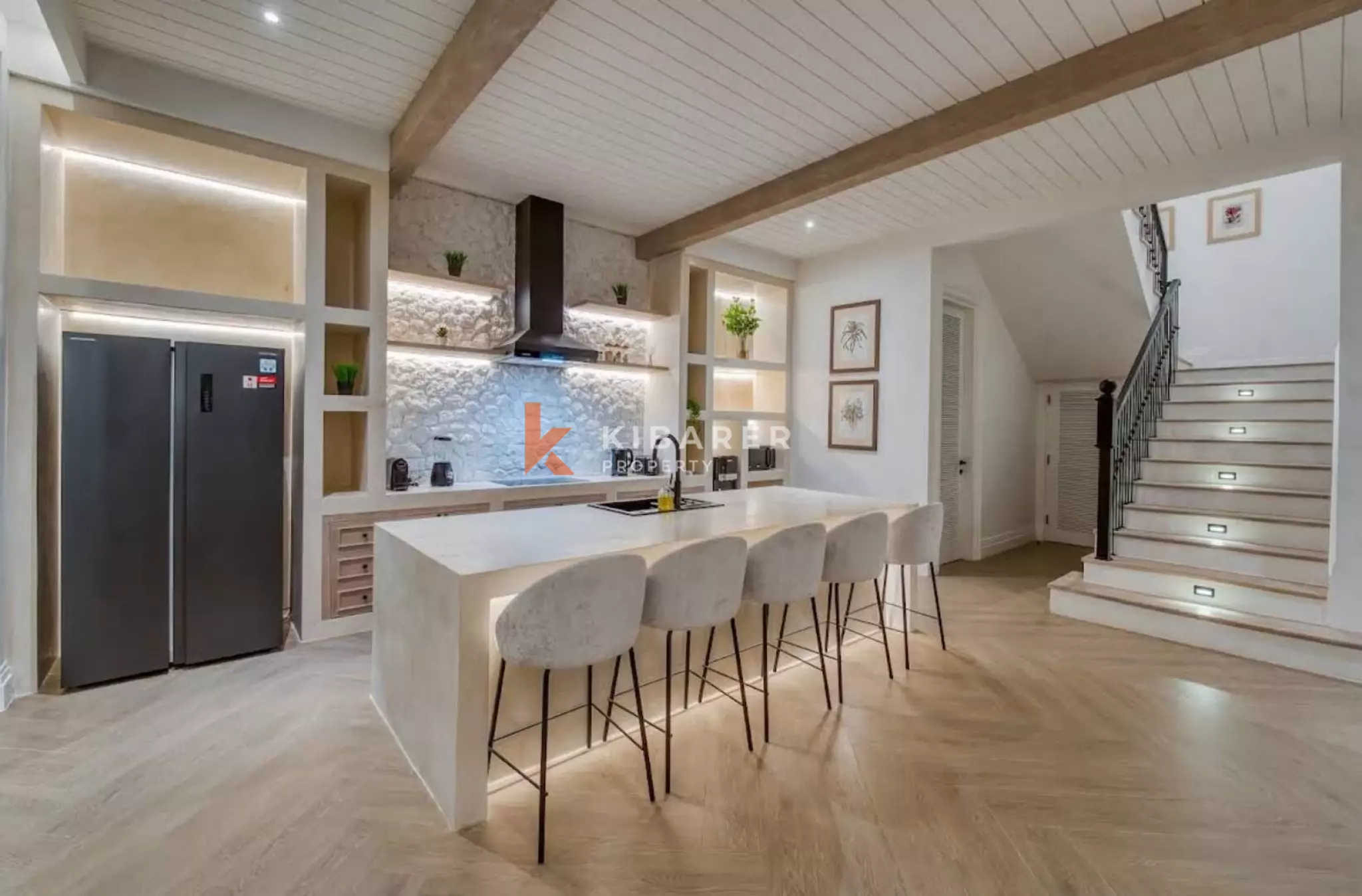 Modern Four-Bedroom Villa with Panoramic Sea Views & Rooftop in Ungasan — image 15