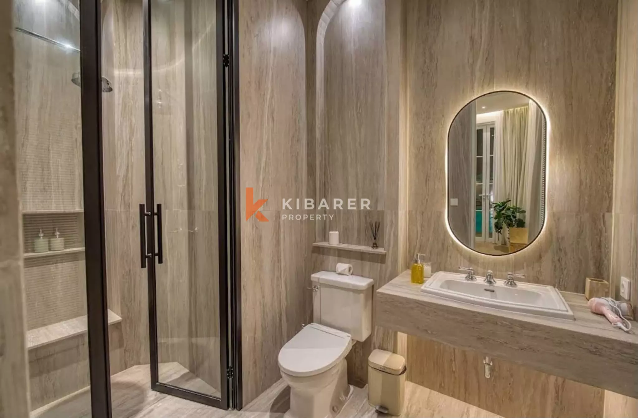 Modern Four-Bedroom Villa with Panoramic Sea Views & Rooftop in Ungasan — image 19