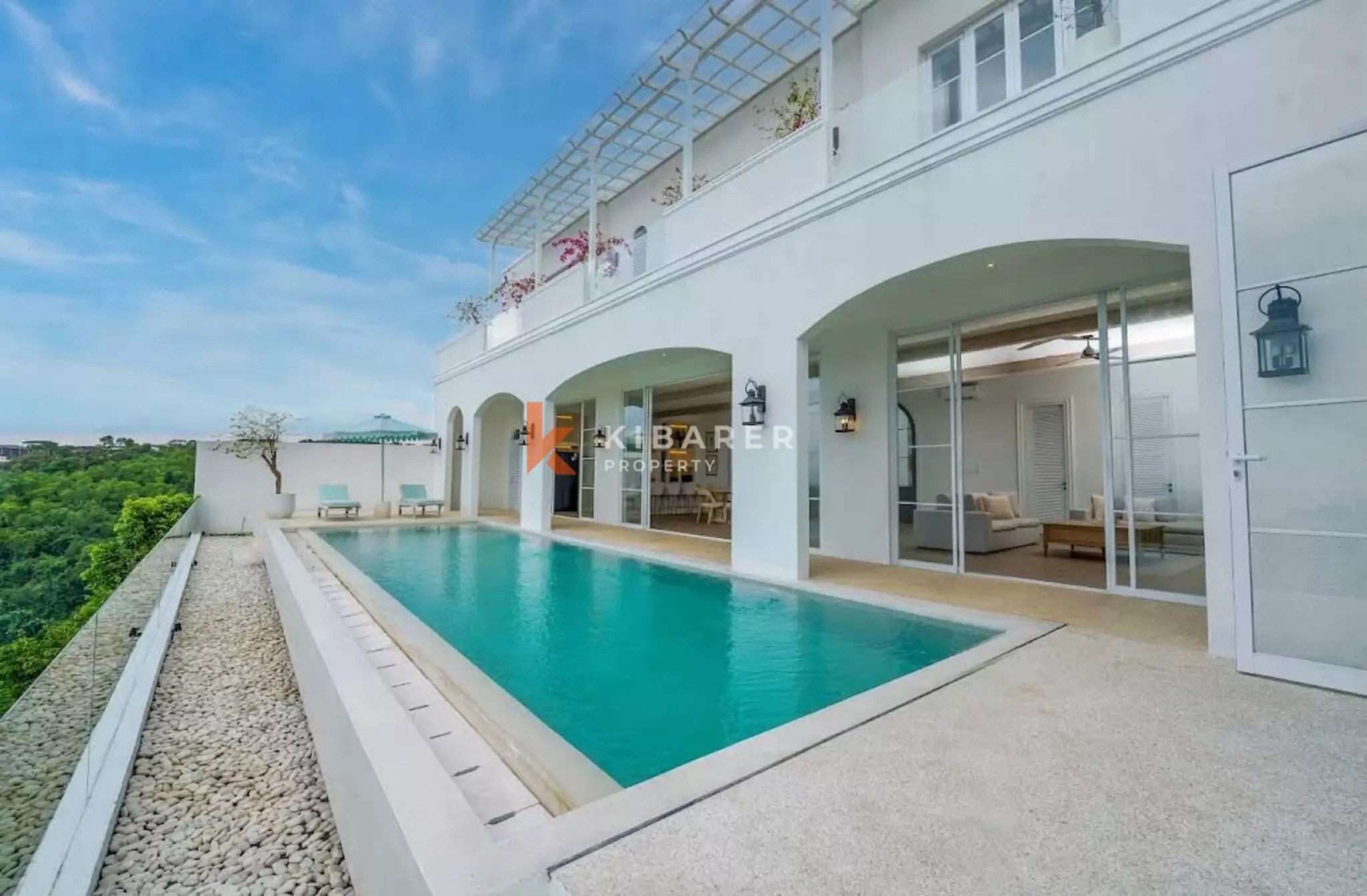 Modern Four-Bedroom Villa with Panoramic Sea Views & Rooftop in Ungasan — image 8