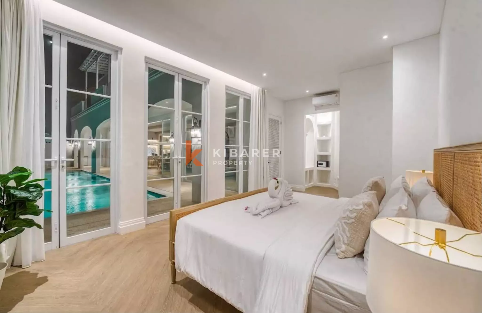 Modern Four-Bedroom Villa with Panoramic Sea Views & Rooftop in Ungasan — image 18