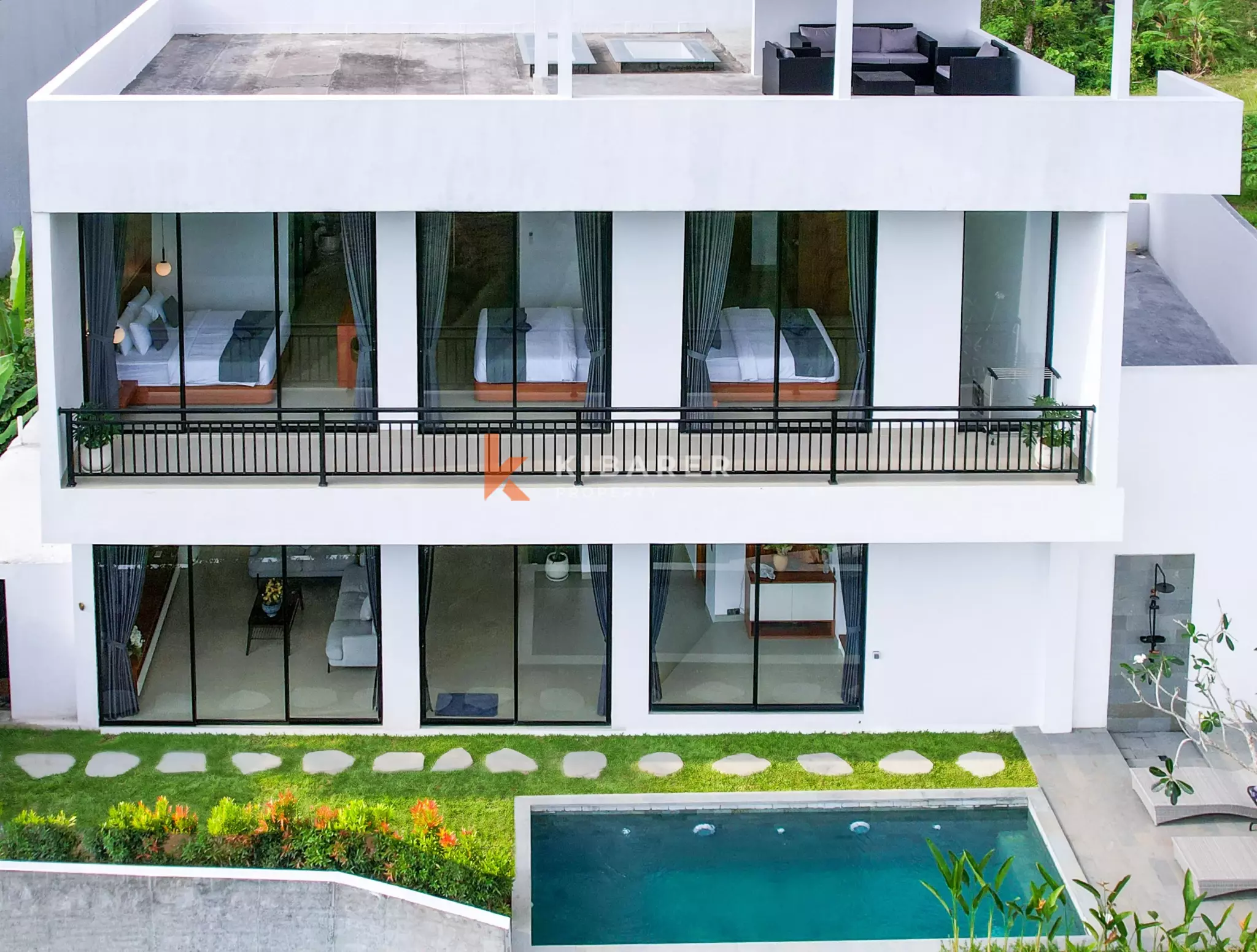 Spacious Villa with Three Bedrooms and Panoramic Views in Cepaka — image 2