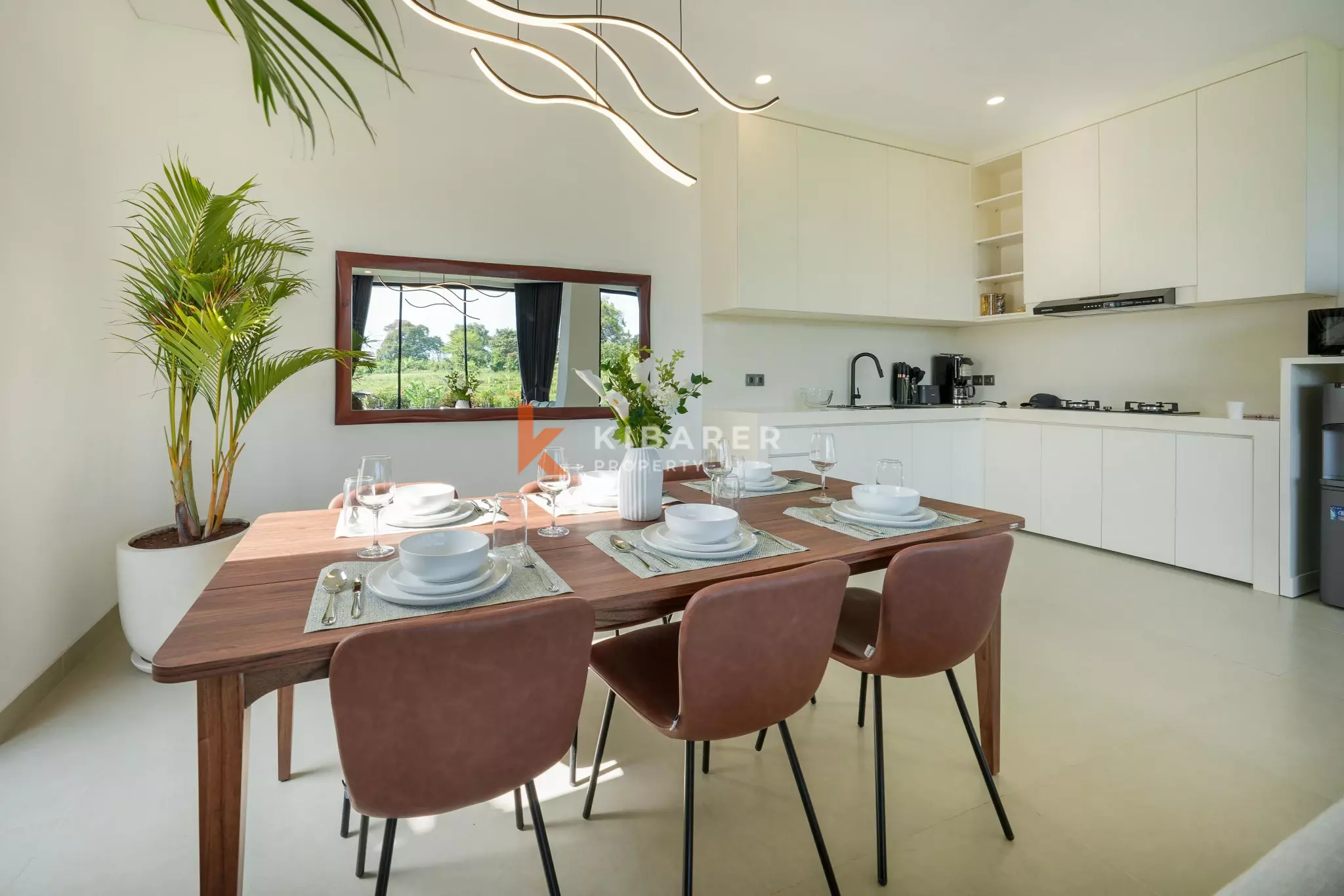 Spacious Three-Bedroom Villa with Panoramic Views in Cepaka — image 6
