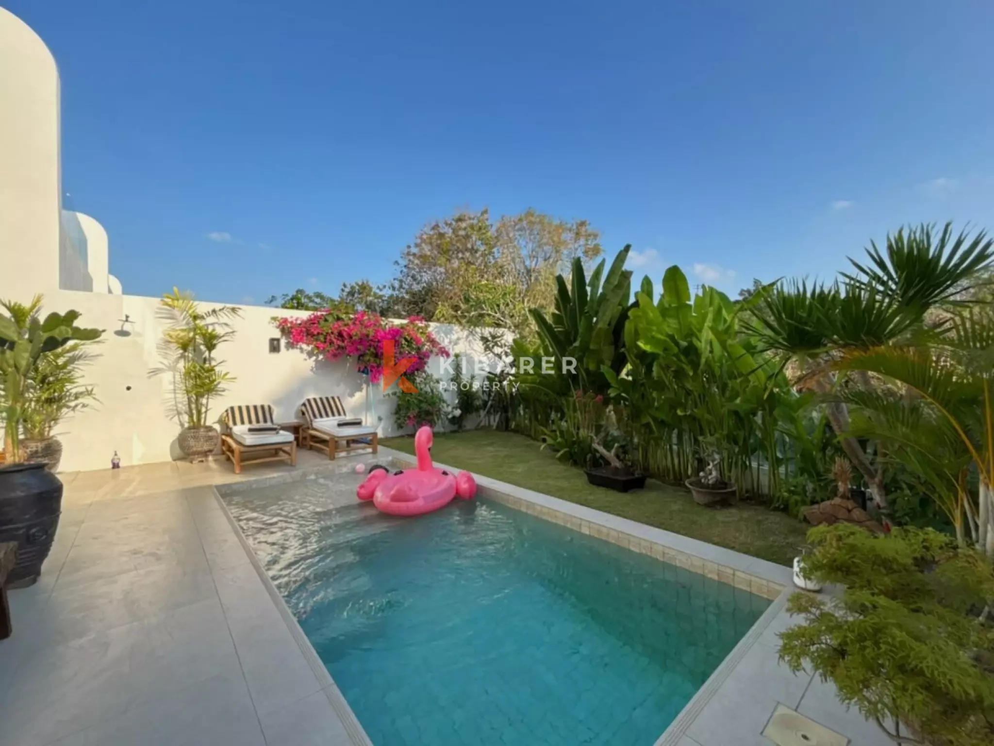 Stunning Two-Bedroom Villa with Golf Course View Near Balangan Beach — image 12