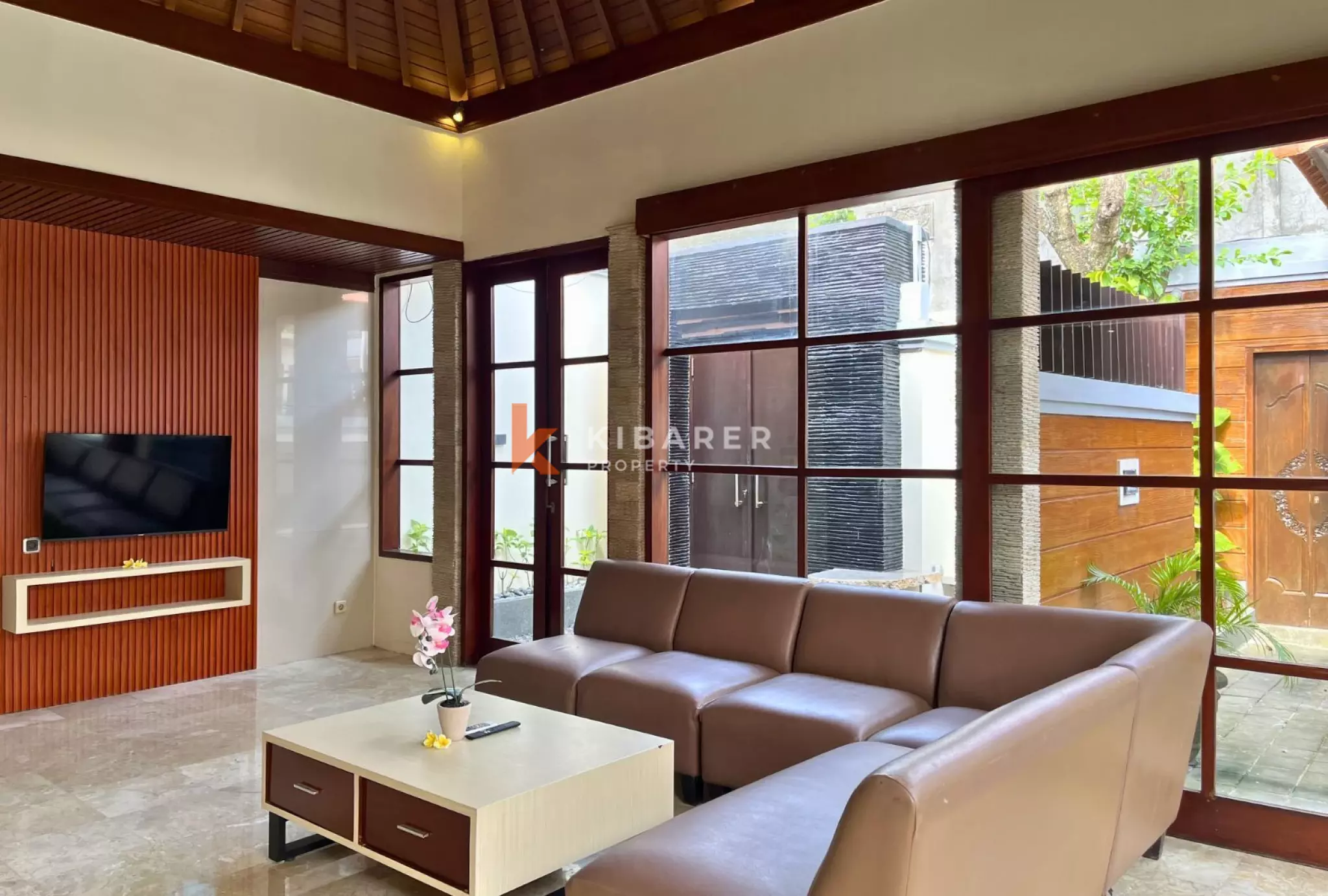 Three-Bedroom Villa with Jacuzzi Pool – Near Popular Batu Belig Spots — image 2