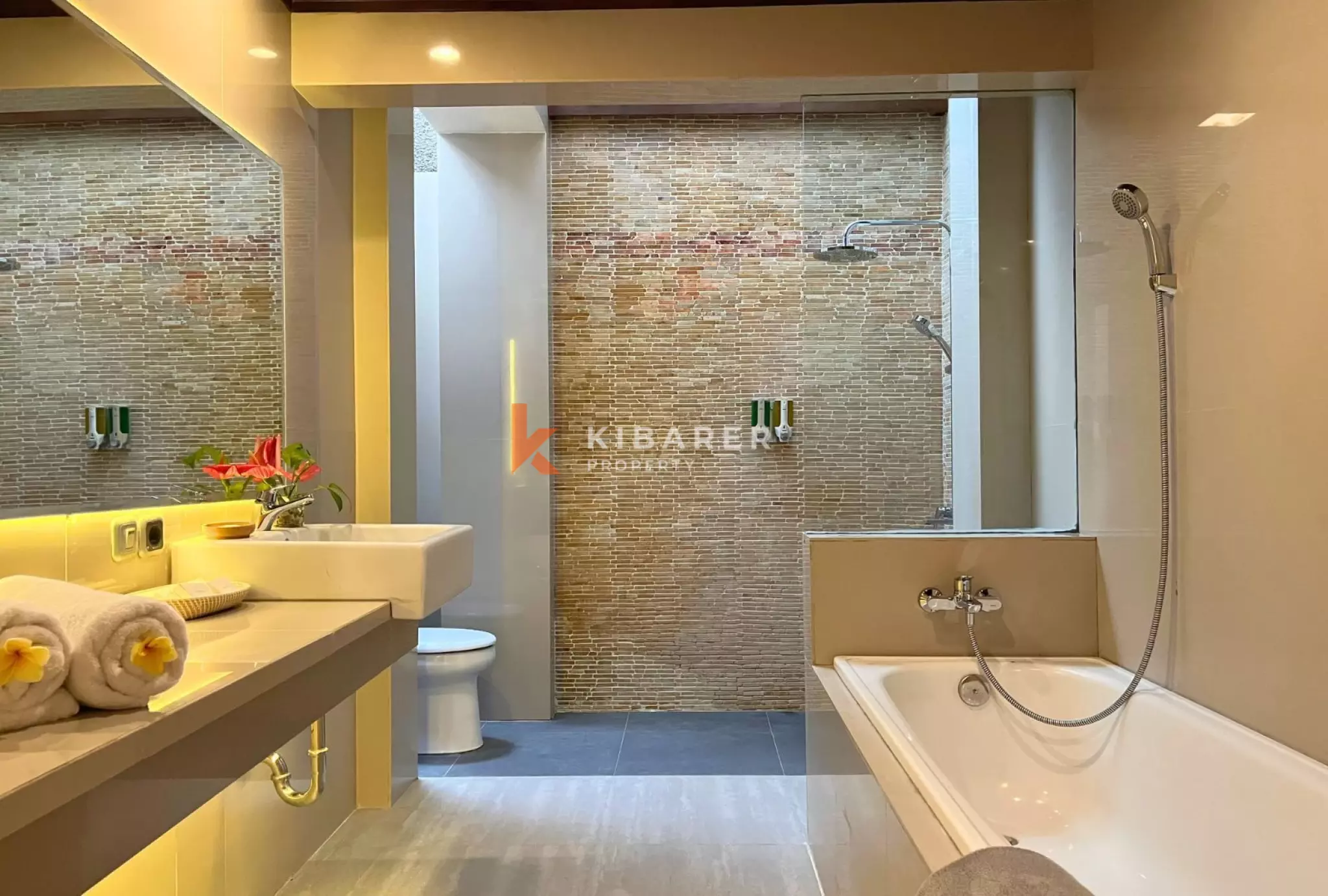 Batu Belig Retreat – 3-Bedroom Villa with Jacuzzi Pool Near Popular Spots — image 14