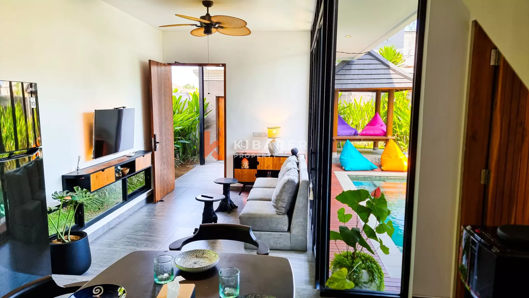Contemporary Three-Bedroom Villa with Remote Work Space in Umalas — image 4