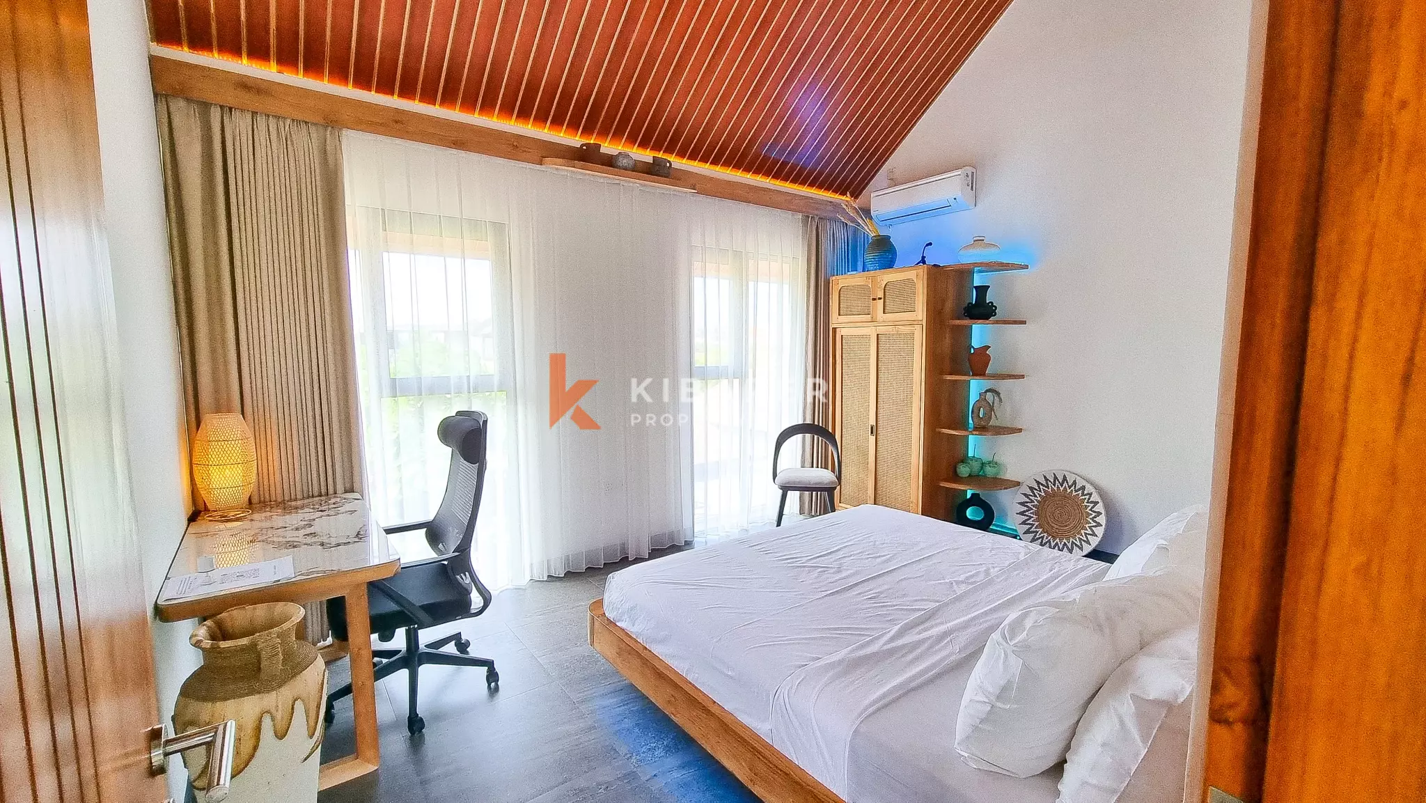 Contemporary Three-Bedroom Villa with Remote Work Space in Umalas — image 16