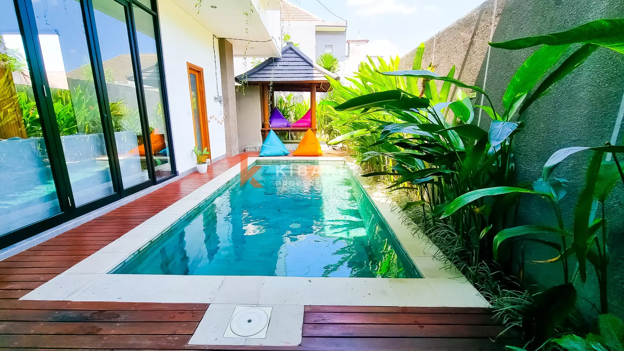 Contemporary Three-Bedroom Villa with Remote Work Space in Umalas — image 2