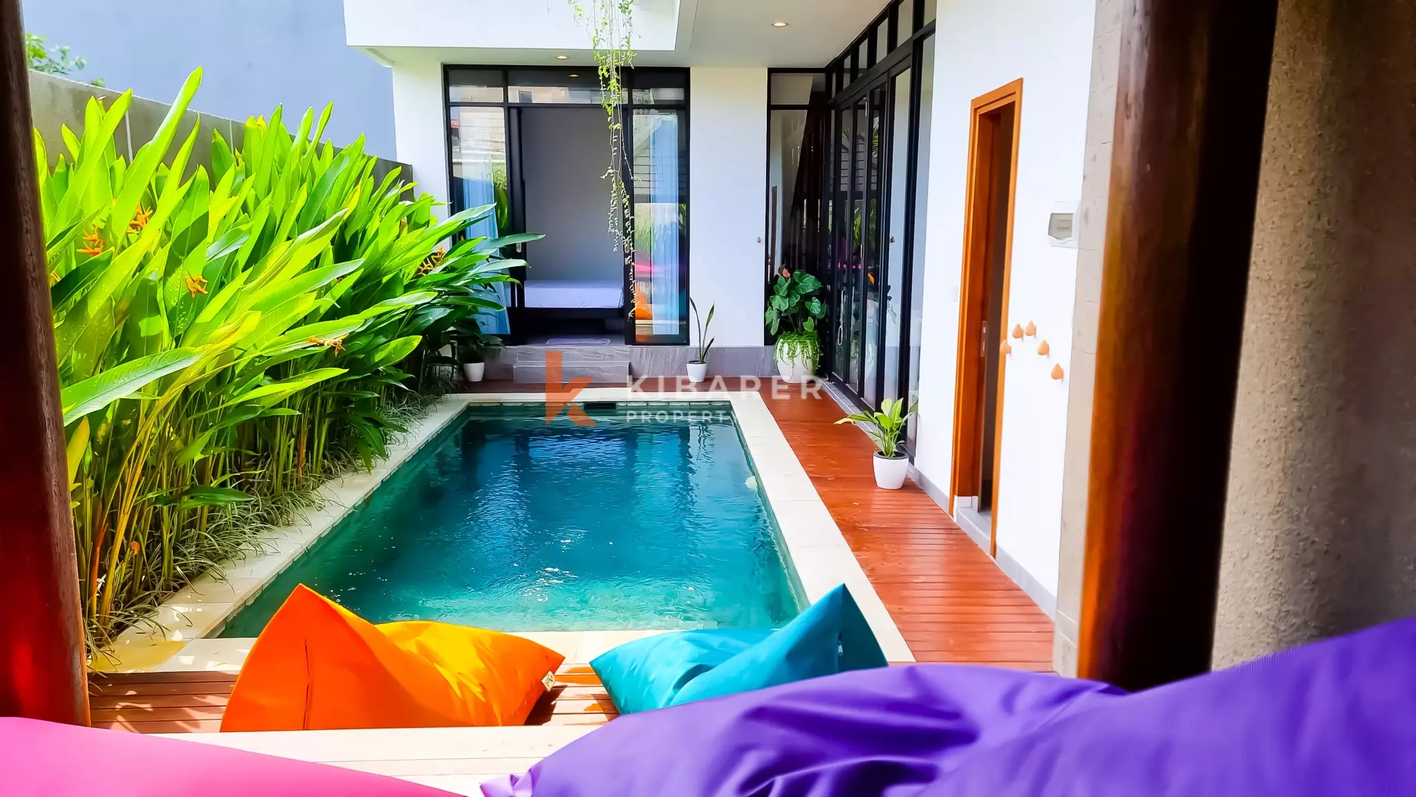 Contemporary Three-Bedroom Villa with Remote Work Space in Umalas — image 3