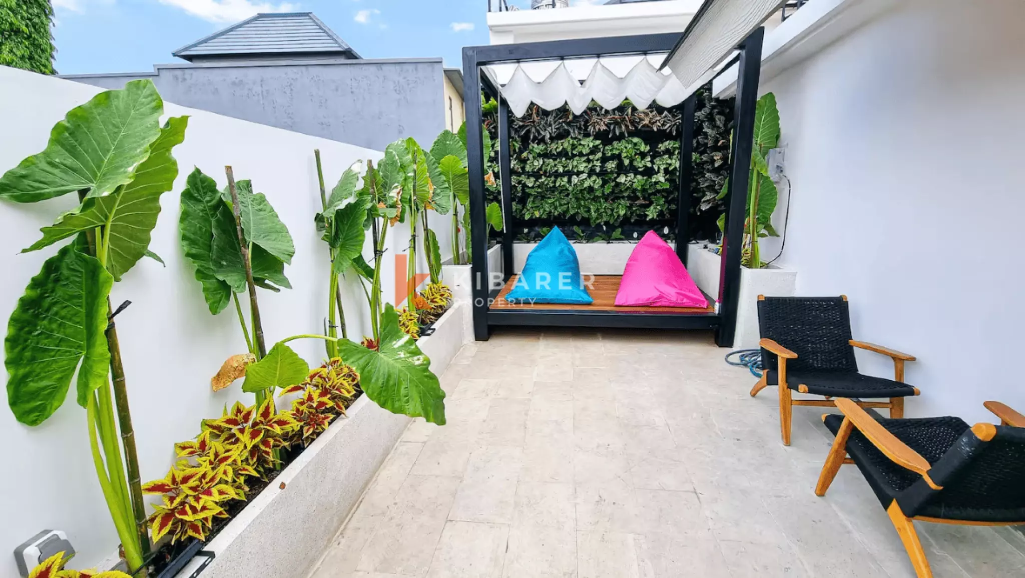 Contemporary Three-Bedroom Villa with Remote Work Space in Umalas — image 5