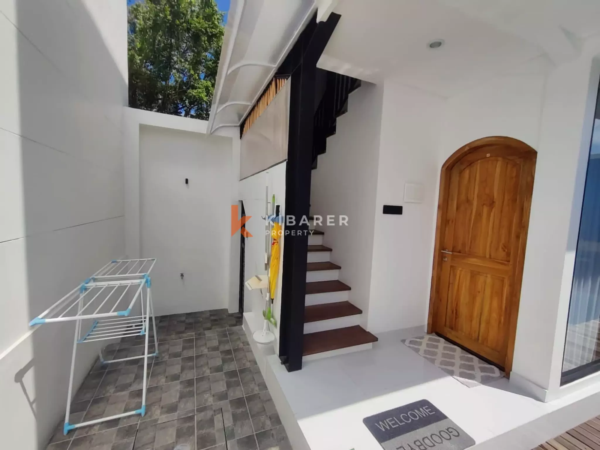 Elegant Tropical Villa with 2+1 Bedrooms, Bathtub, and Rooftop Pool in Nyanyi — image 7