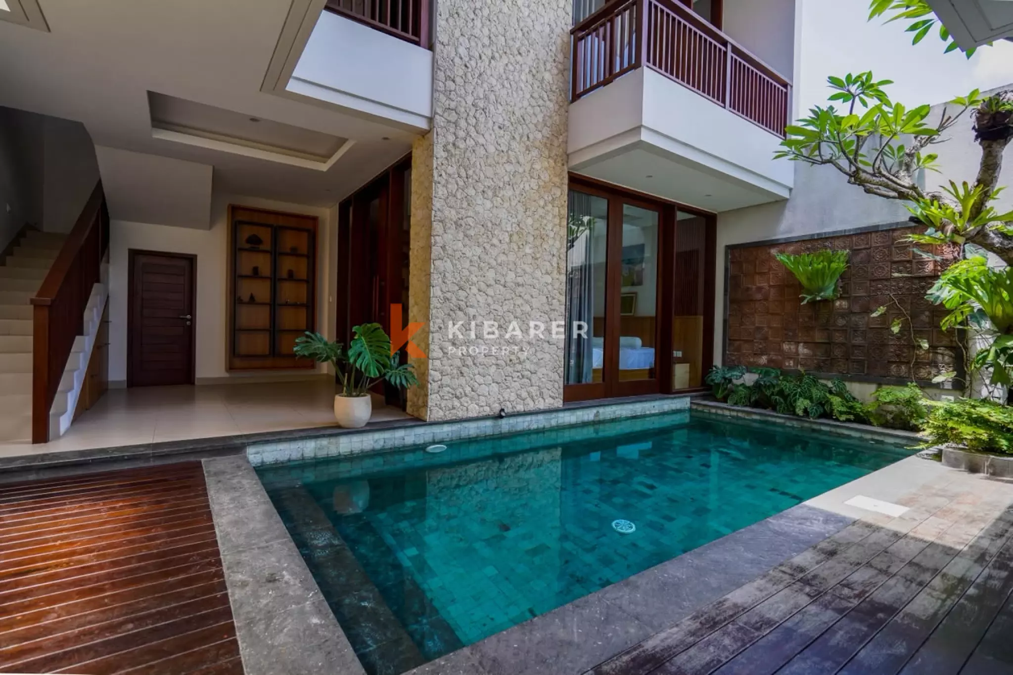 Fully Furnished Three-Bedroom Villa with Enclosed Living Area in Cemagi — image 4