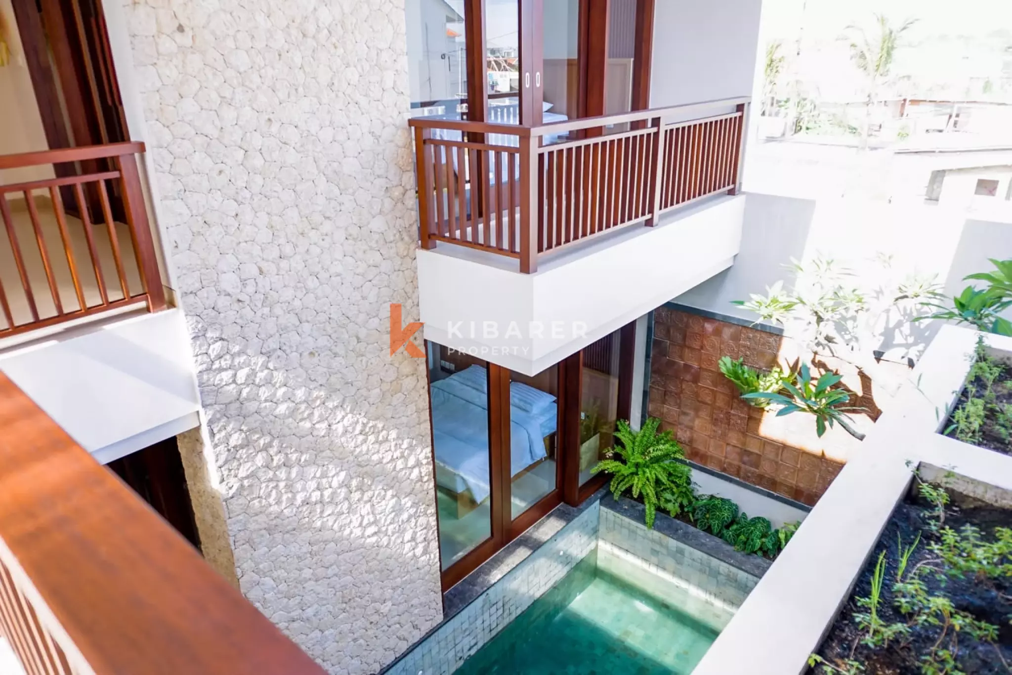 Fully Furnished Three-Bedroom Villa with Enclosed Living Area in Cemagi — image 6