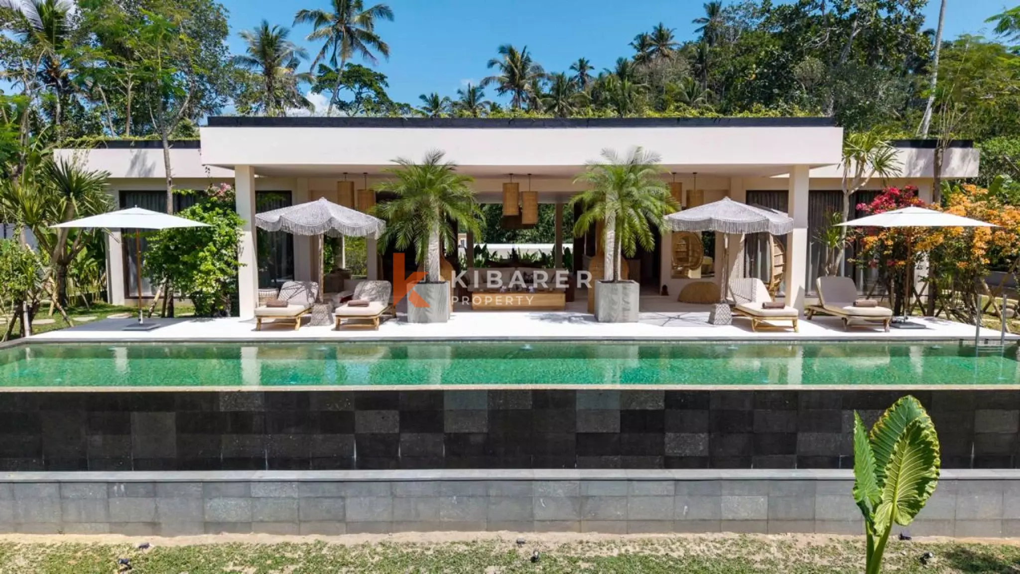 Luxurious Four-Bedroom Tropical Villa with Spacious Private Pool in Tabanan — image 2
