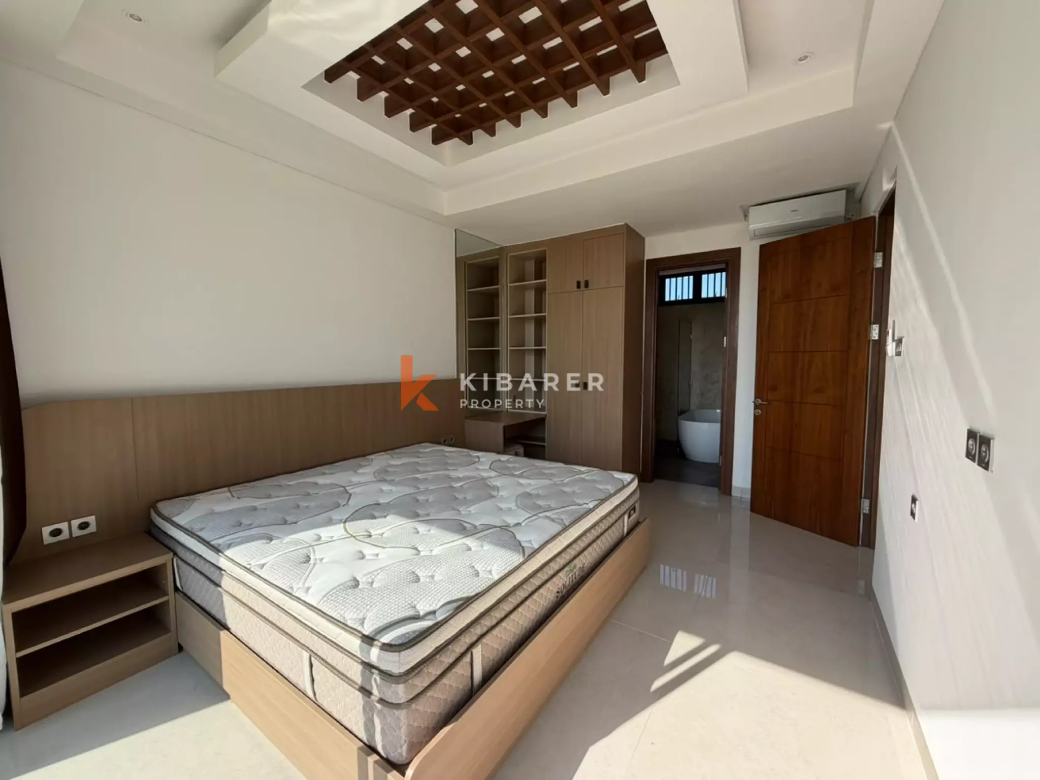 Luxury Three-Bedroom Villa with Private Pool and Golf Course View in Pecatu — image 13