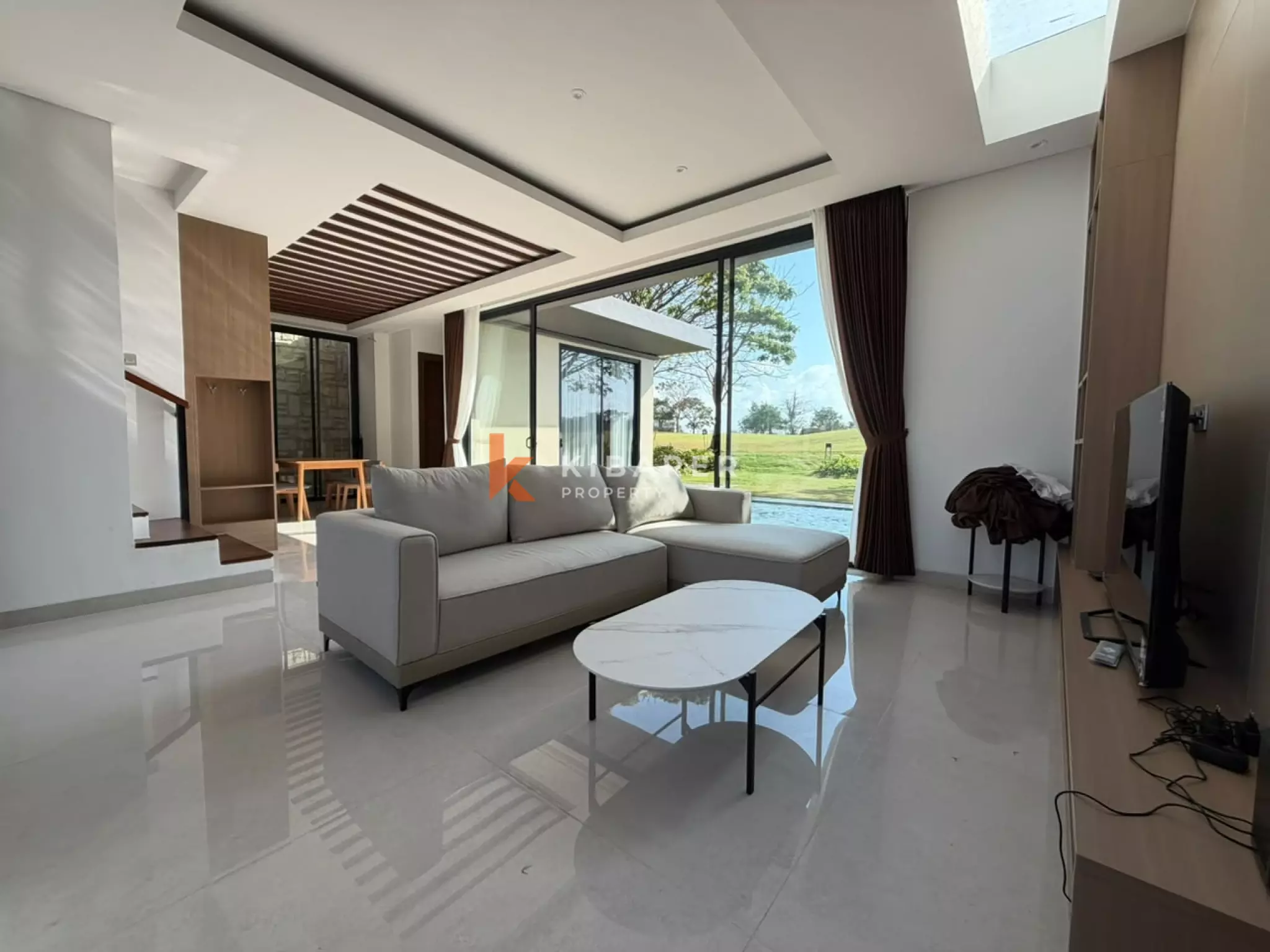Luxury Three-Bedroom Villa with Private Pool and Golf Course View in Pecatu — image 6