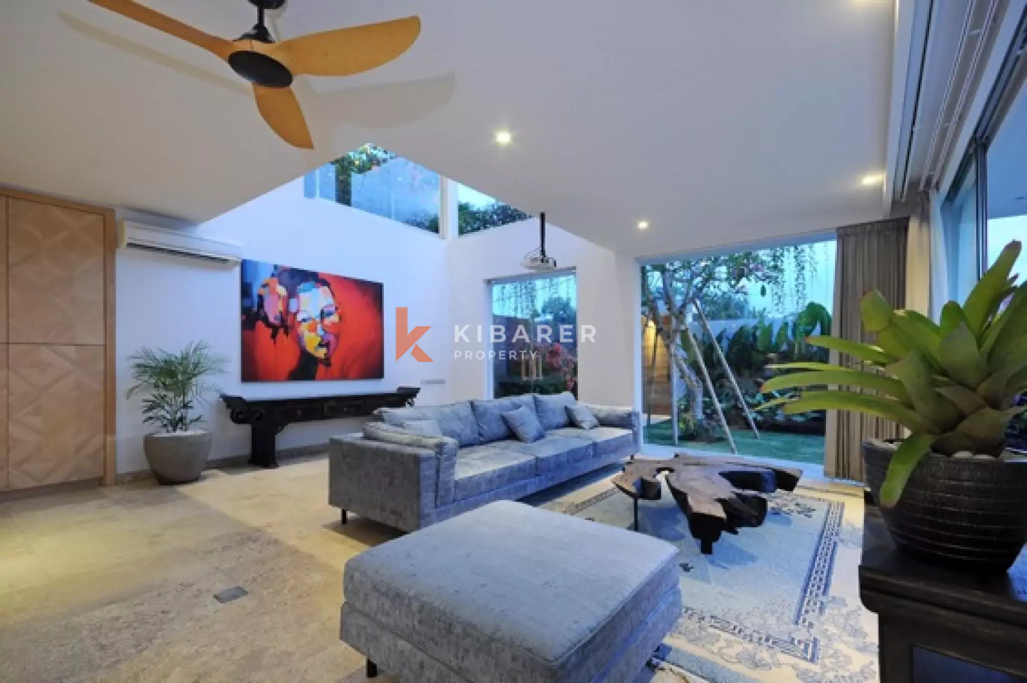 Modern Five-Bedroom Villa with Spacious Rooftop in Canggu — image 4