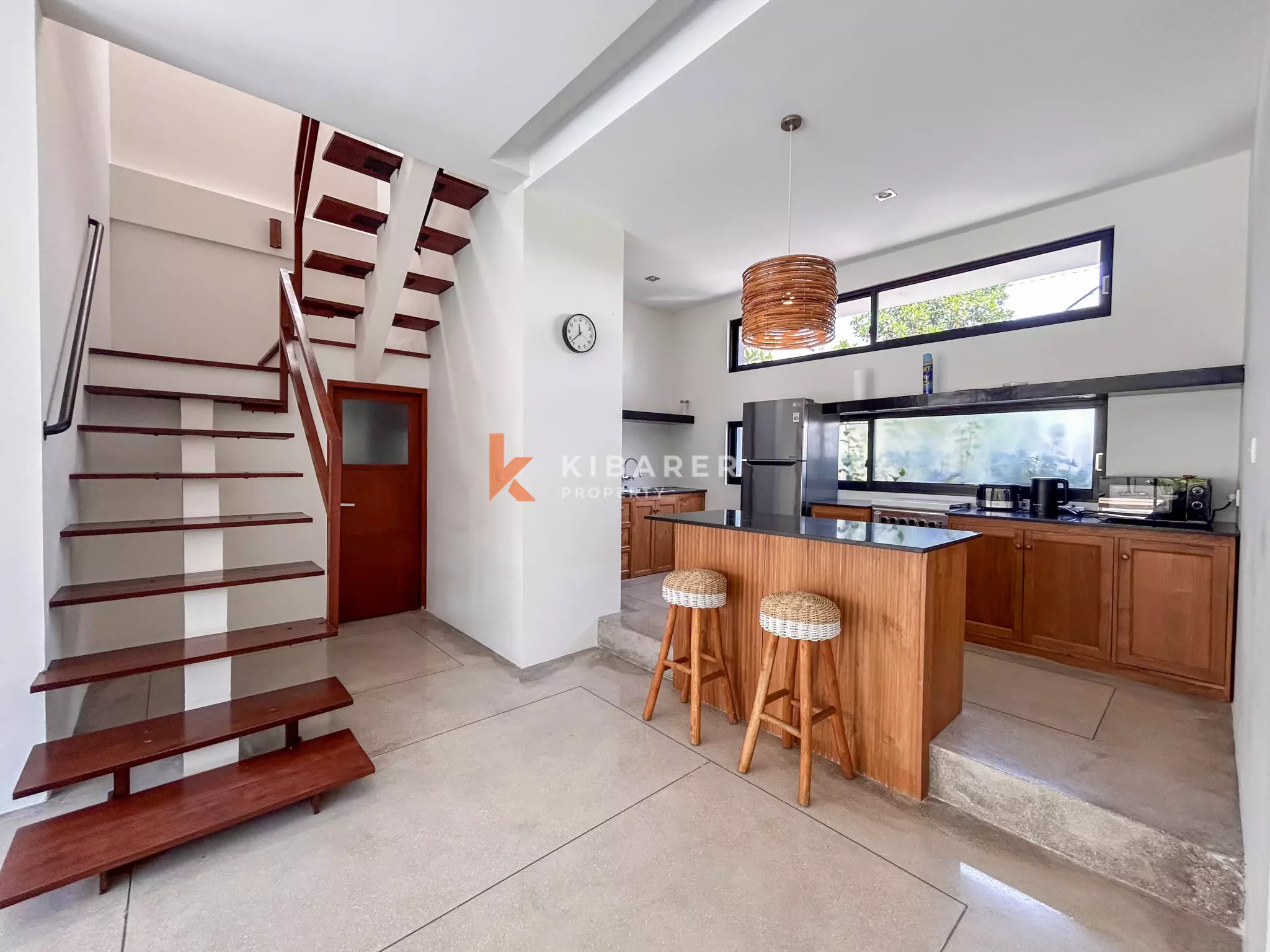 Contemporary Three-Bedroom Residential Villa in Seminyak — image 9