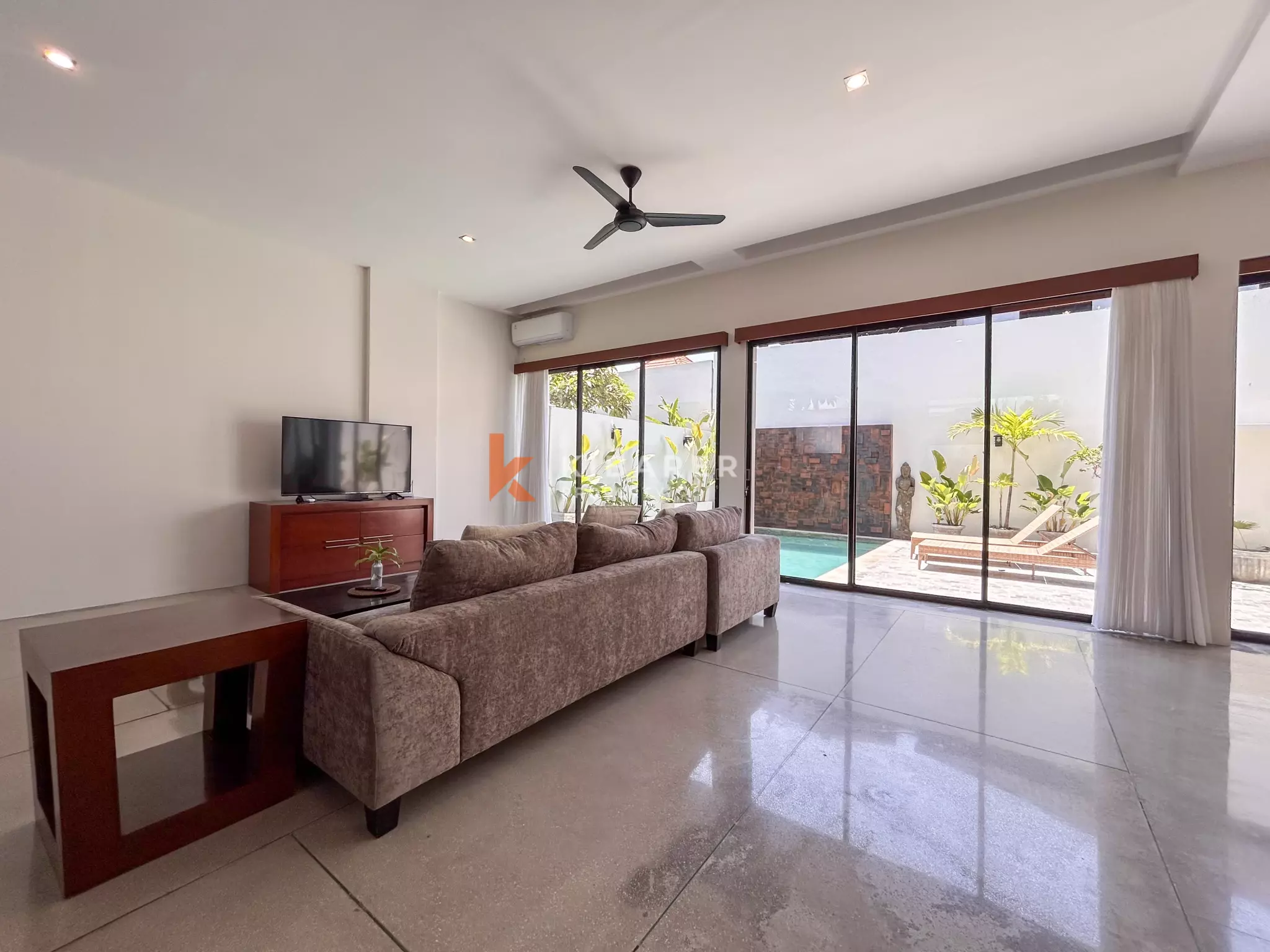 Contemporary Three-Bedroom Residential Villa in Seminyak — image 7