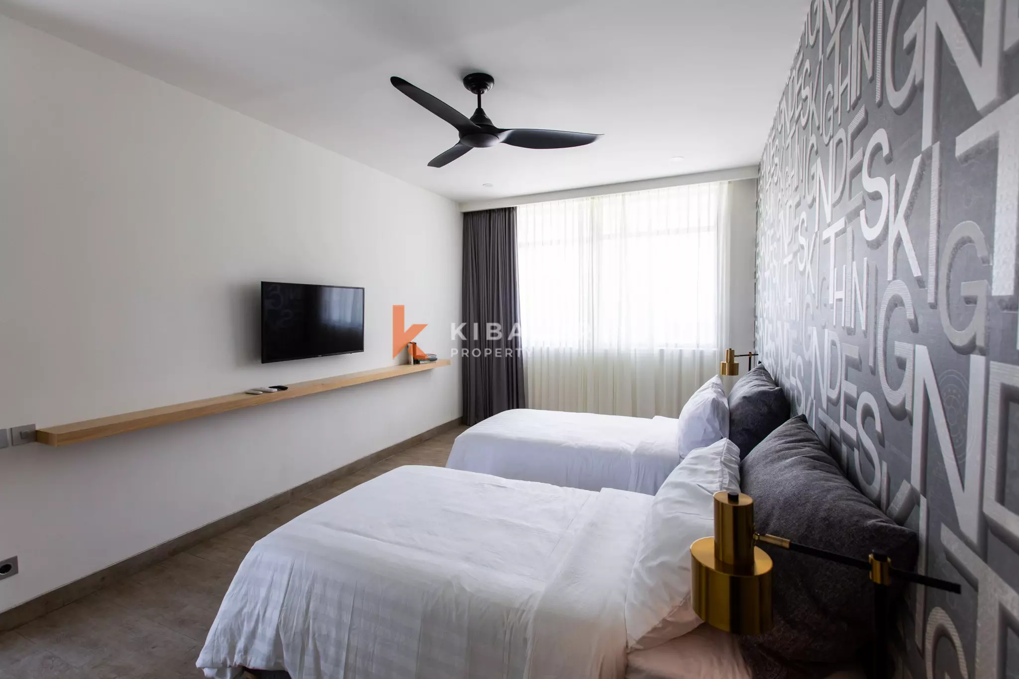 Contemporary Luxury Five-Bedroom Villa with Spacious Pool in Canggu — image 11