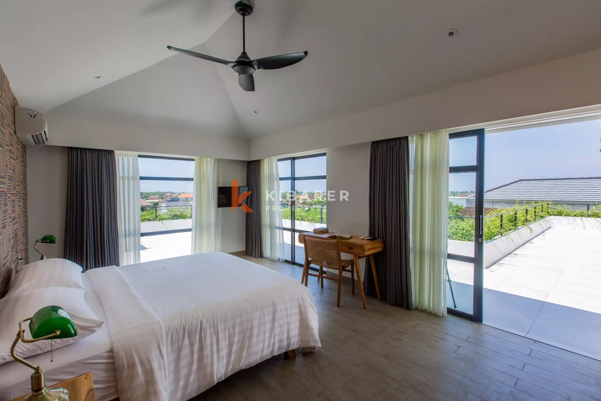 Contemporary Luxury Five-Bedroom Villa with Spacious Pool in Canggu — image 17