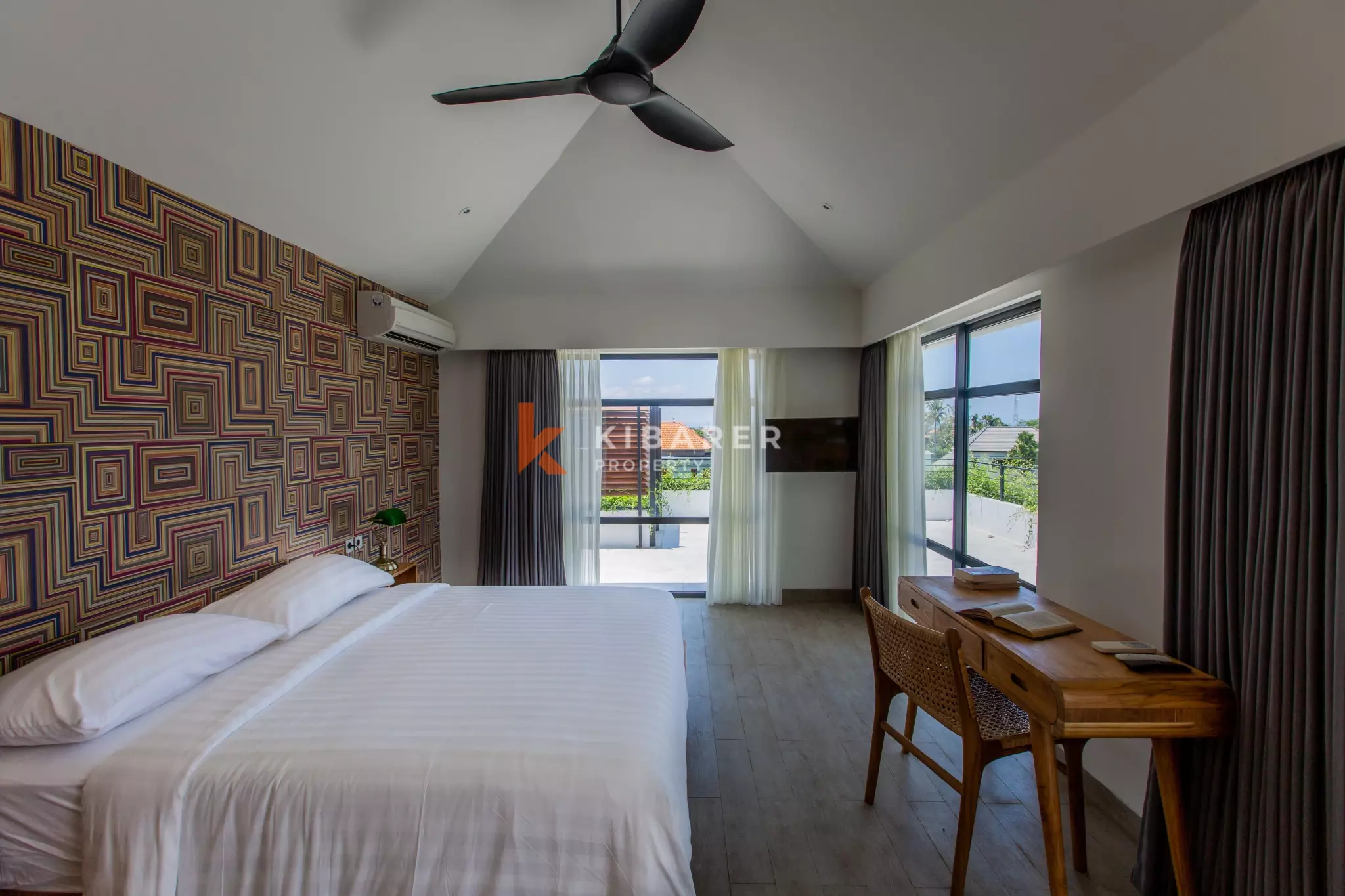Contemporary Luxury Five-Bedroom Villa with Spacious Pool in Canggu — image 15