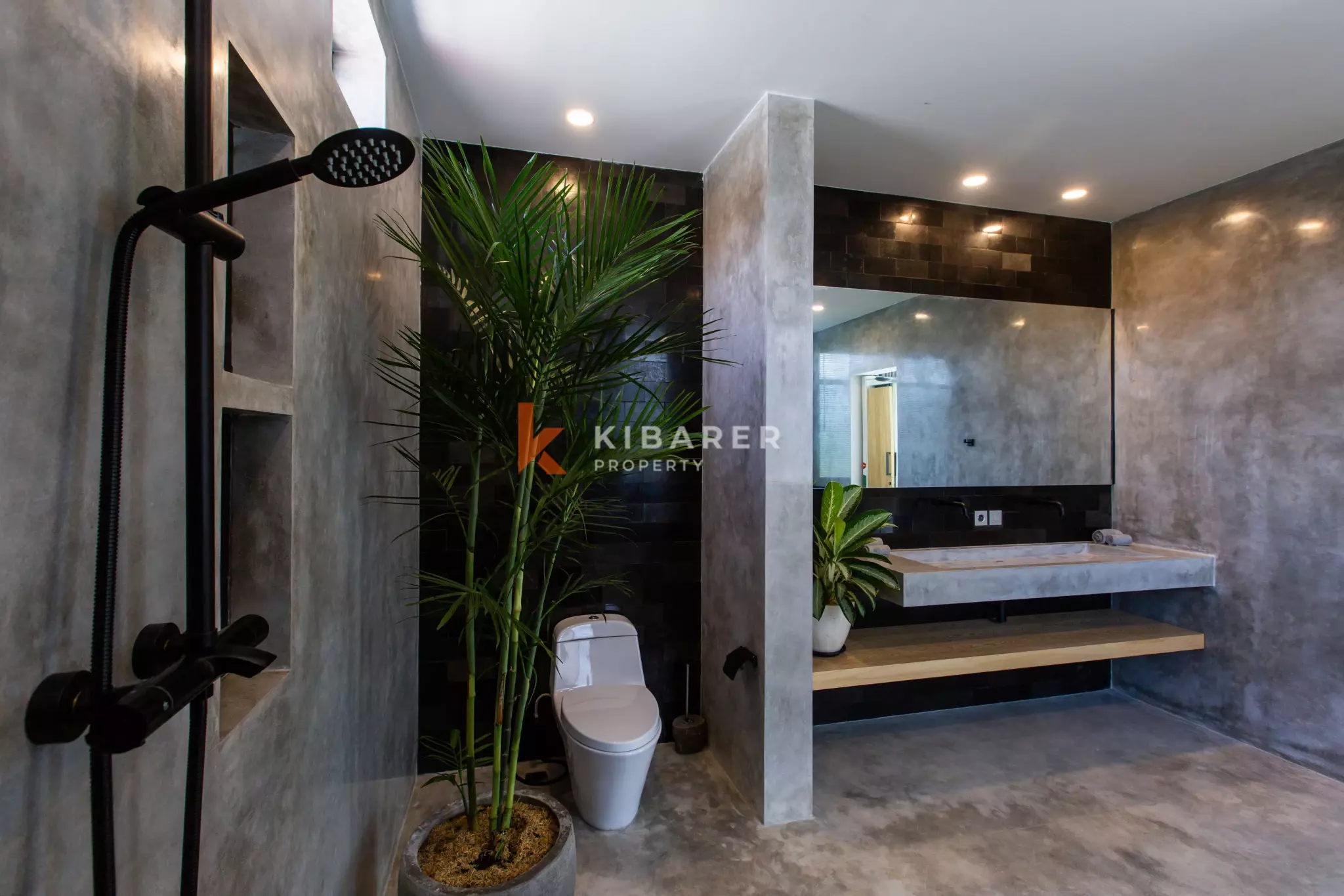 Contemporary Luxury Five-Bedroom Villa with Spacious Pool in Canggu — image 13