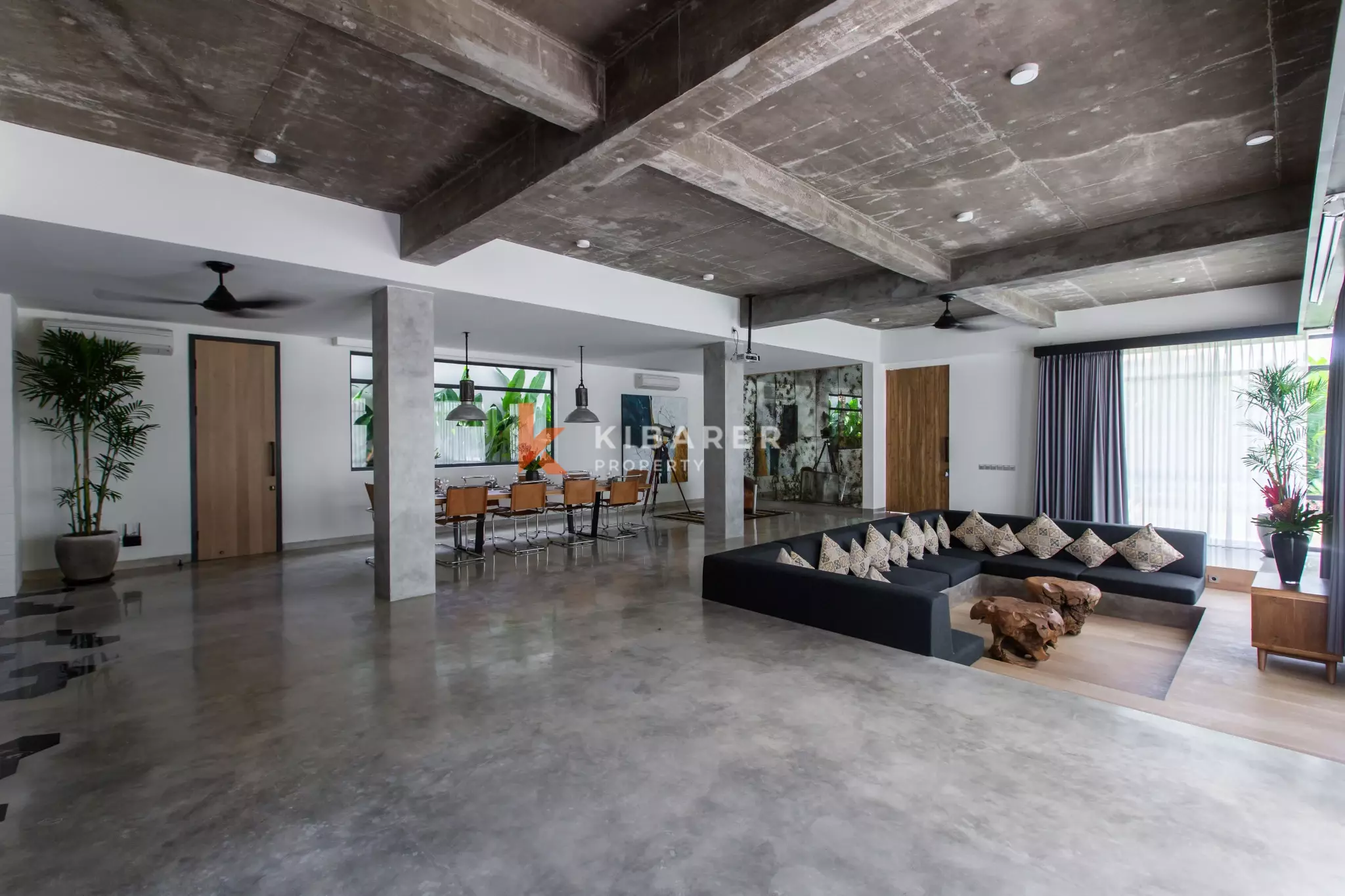 Contemporary Luxury Five-Bedroom Villa with Spacious Pool in Canggu — image 7