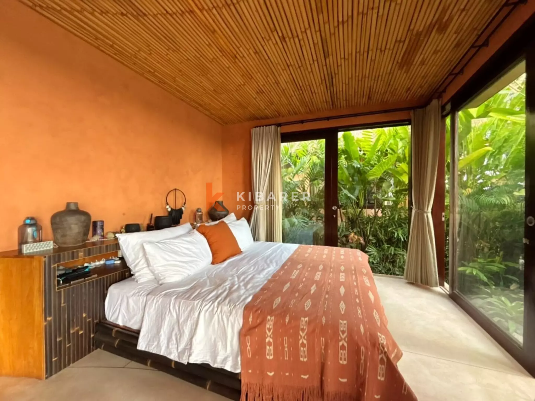 Tropical Residence with Charming Architecture – Five-Bedroom Villa with Spacious Garden in Seseh — image 19